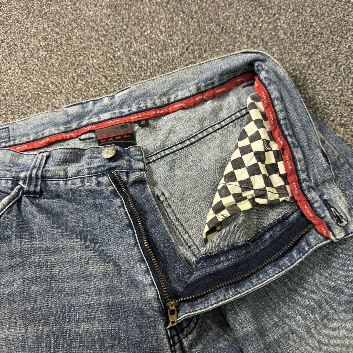 Hypebeast Vans Skateboard Dungaree Baggy Pants Y2k Style Size US 32 / EU 48 - 13 Thumbnail