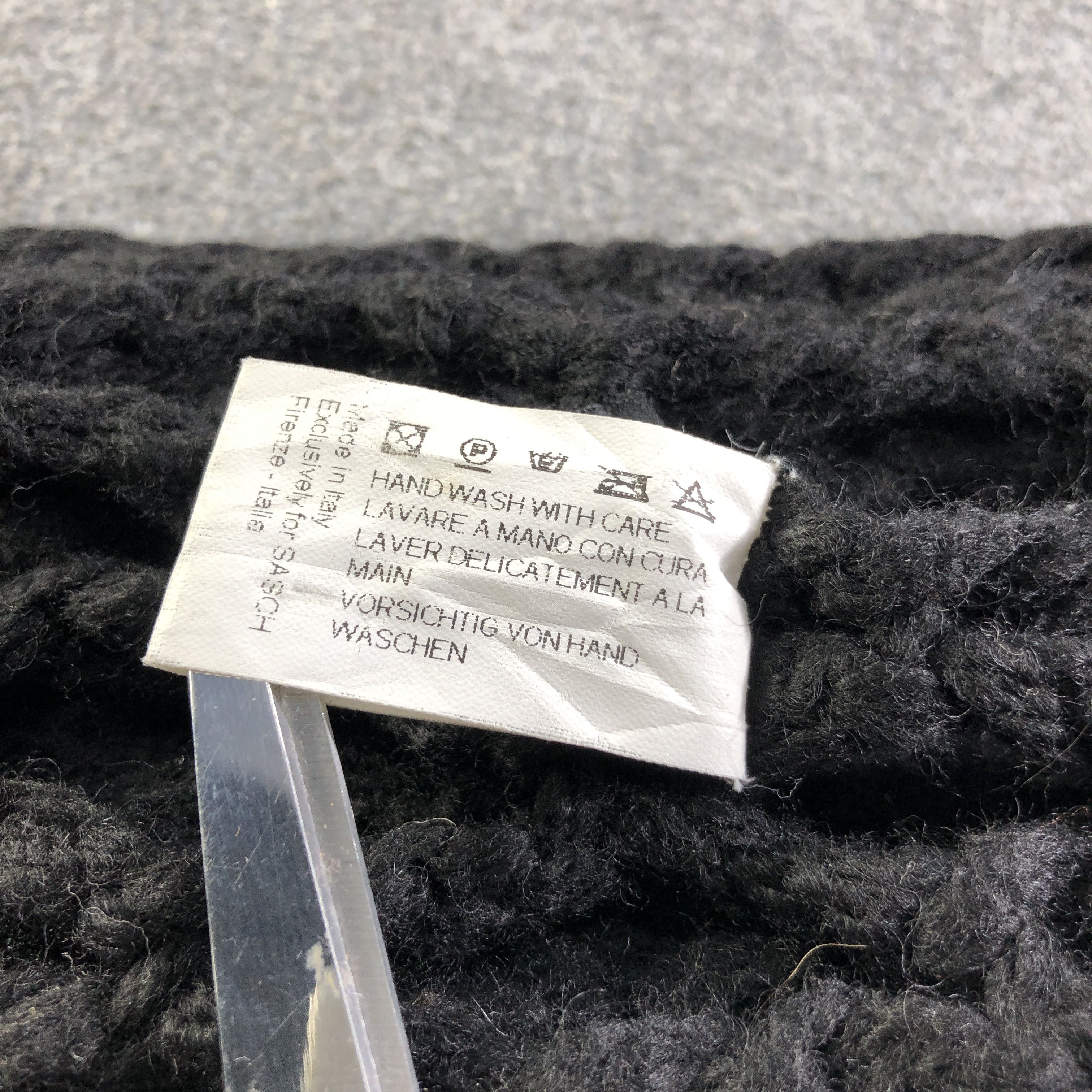 Seditionaries Sasch Fishnet Wool Scarf Muffler Neckwear V2614 Size ONE SIZE - 6 Thumbnail