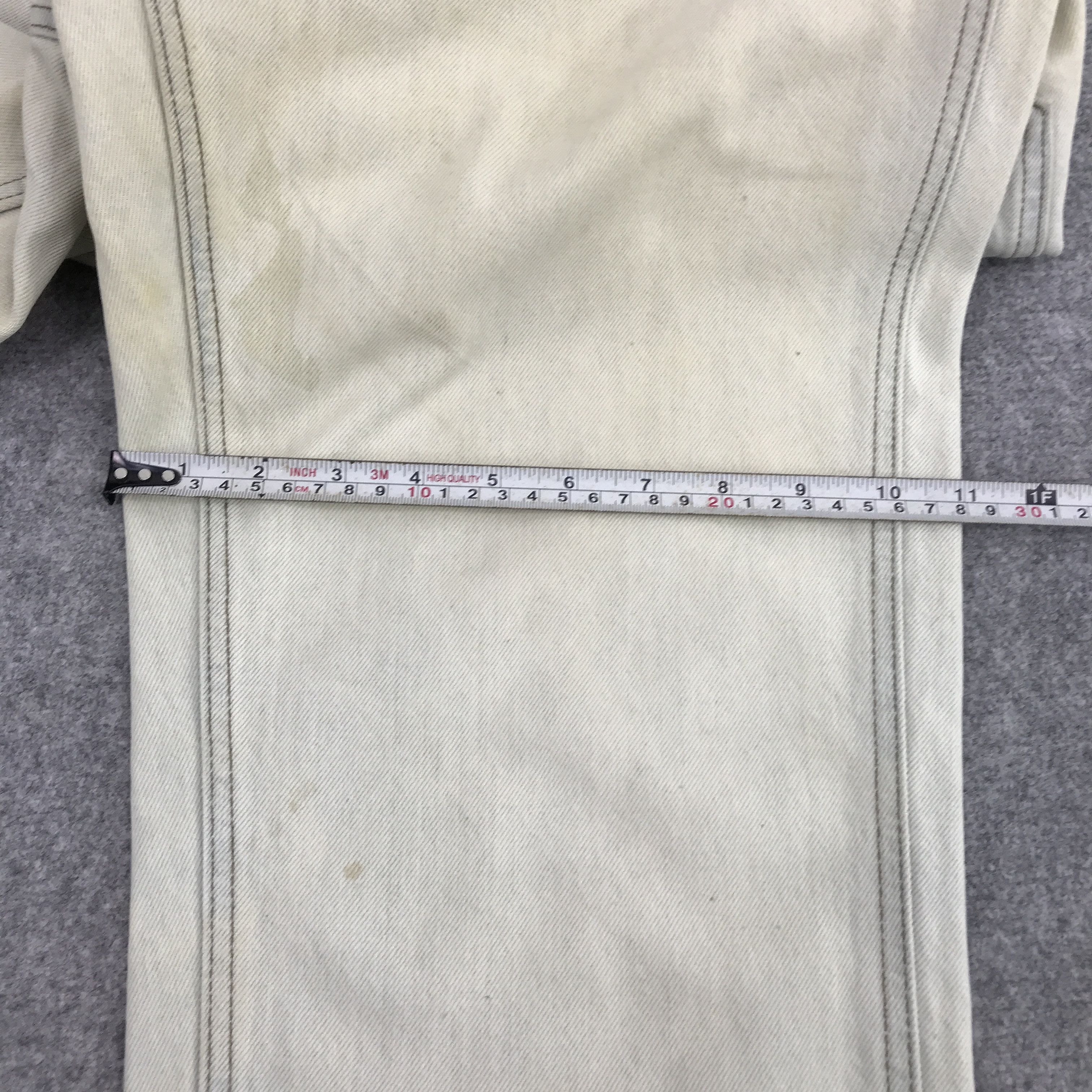 Christophe Lemaire × Uniqlo LEMAIRE X UNIQLO LIGHT WASH DISTRESSED JEANS Size US 30 / EU 46 - 14 Thumbnail