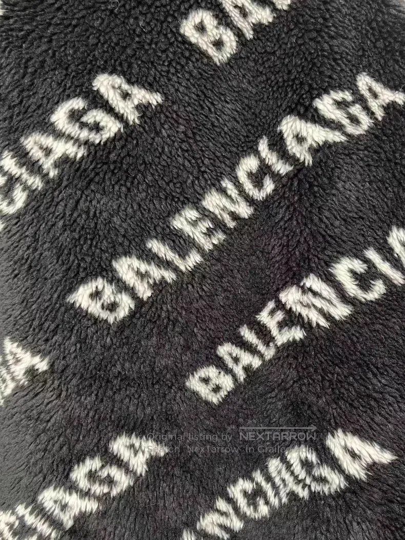 Balenciaga Balenciaga Collar Drop Shoulder Loose Faux Fur Puffy Zippe Size XXS / US 00 / IT 34 - 3 Thumbnail