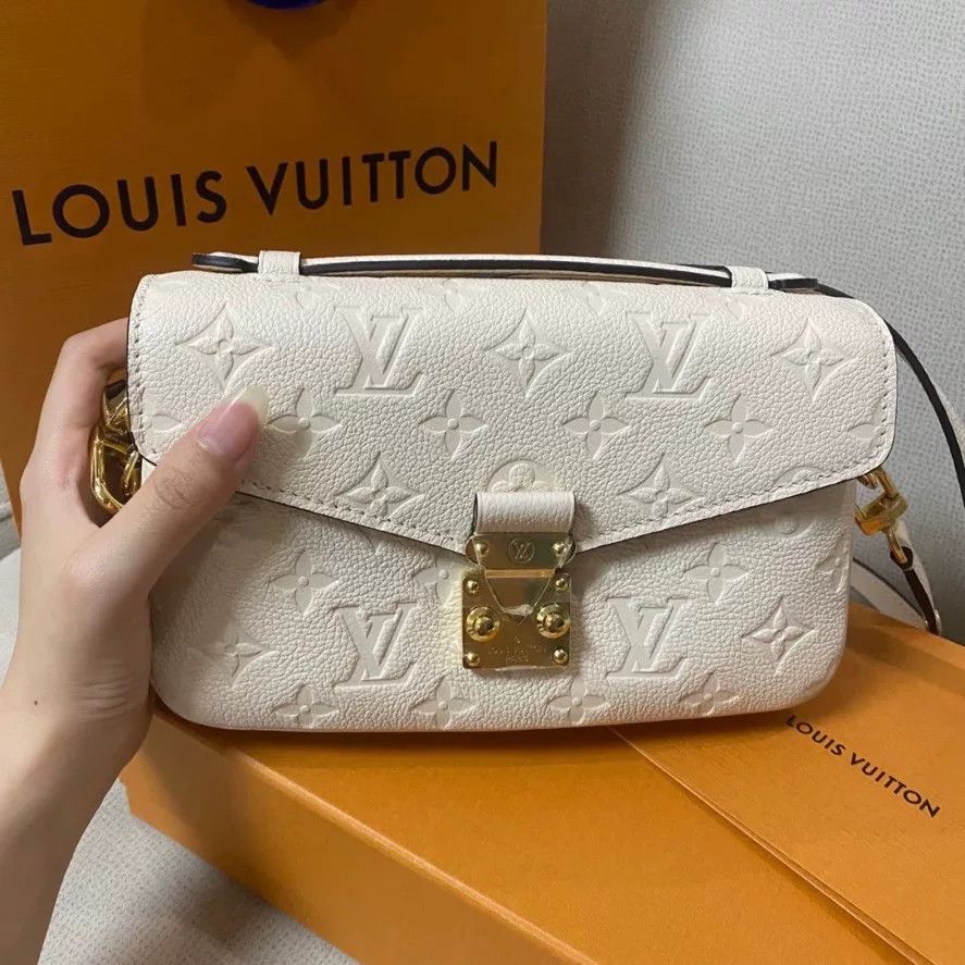 Louis Vuitton Pre-loved Bag Very good condition Size ONE SIZE - 1 Thumbnail