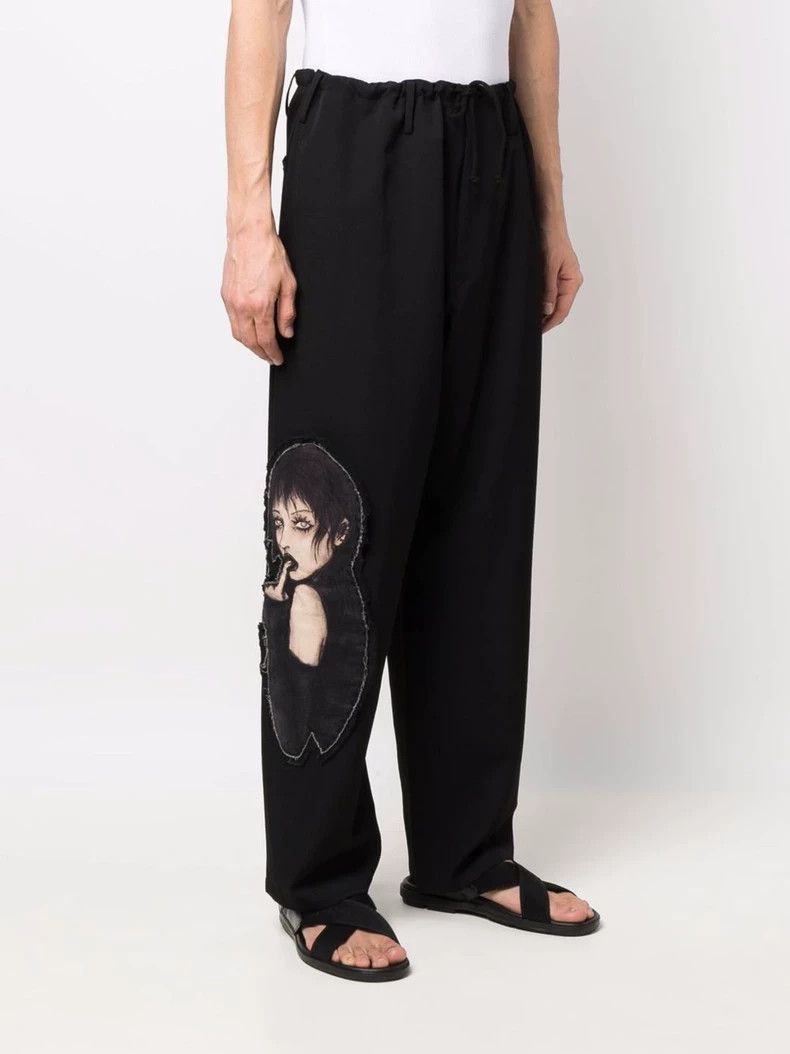 Yohji Yamamoto Yohji Yamamoto size 2 Pour homme ss22 girls eye patch print Size US 30 / EU 46 - 7 Thumbnail