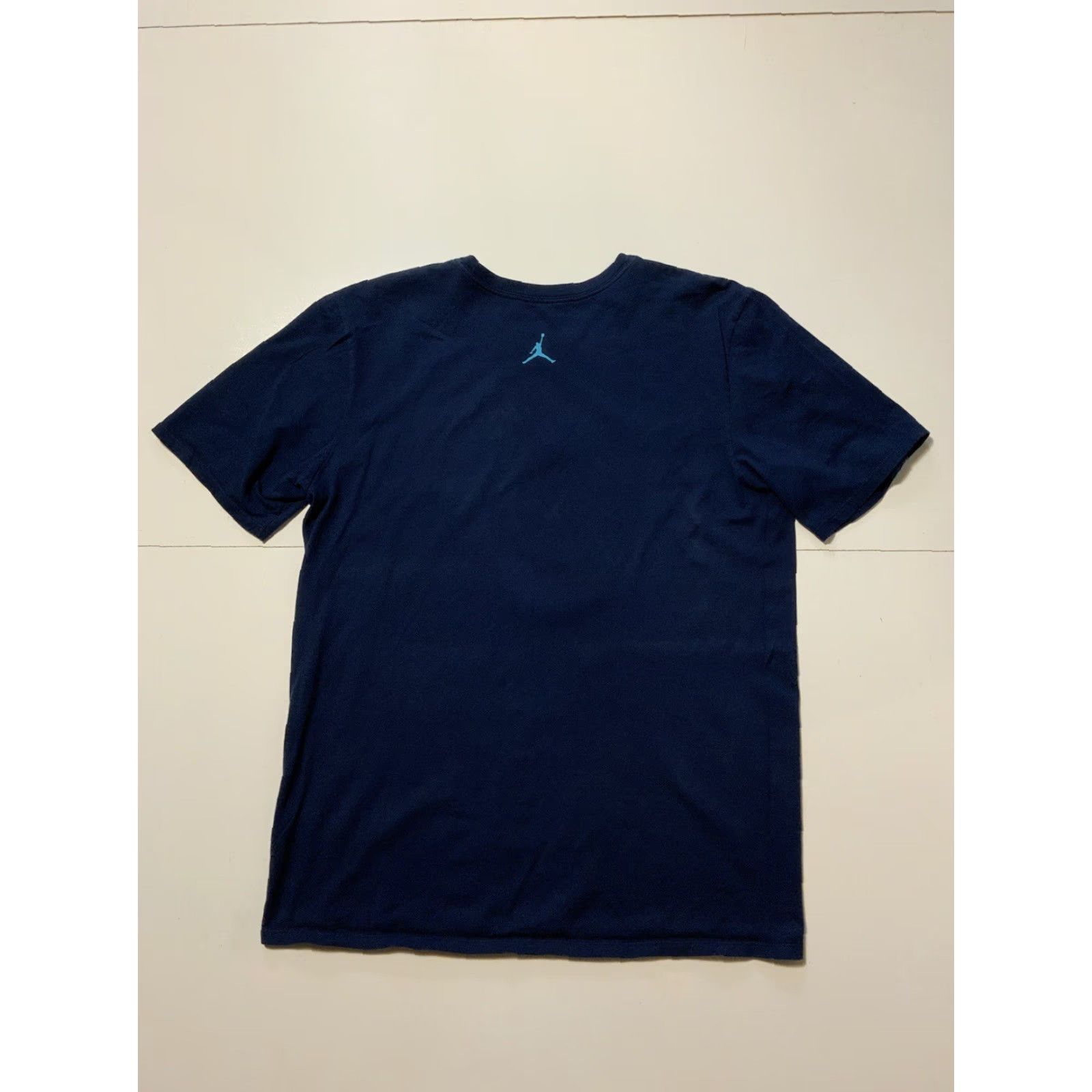 Jordan Brand Air Jordan Is It The Shoes Jumpman Graphic Basketball S/S Crewneck T-Shirt Sz.L Mens Large Blue Crew Neck Shirt Size US L / EU 52-54 / 3 - 3 Thumbnail