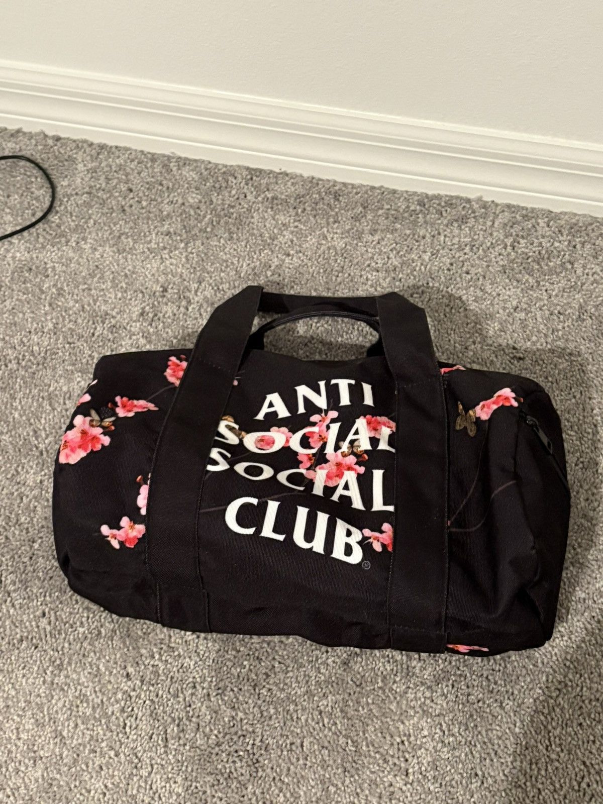 Anti Social Social Club Anti Social club kkotch side duffel bag Black cherry blossom Size ONE SIZE - 3 Thumbnail