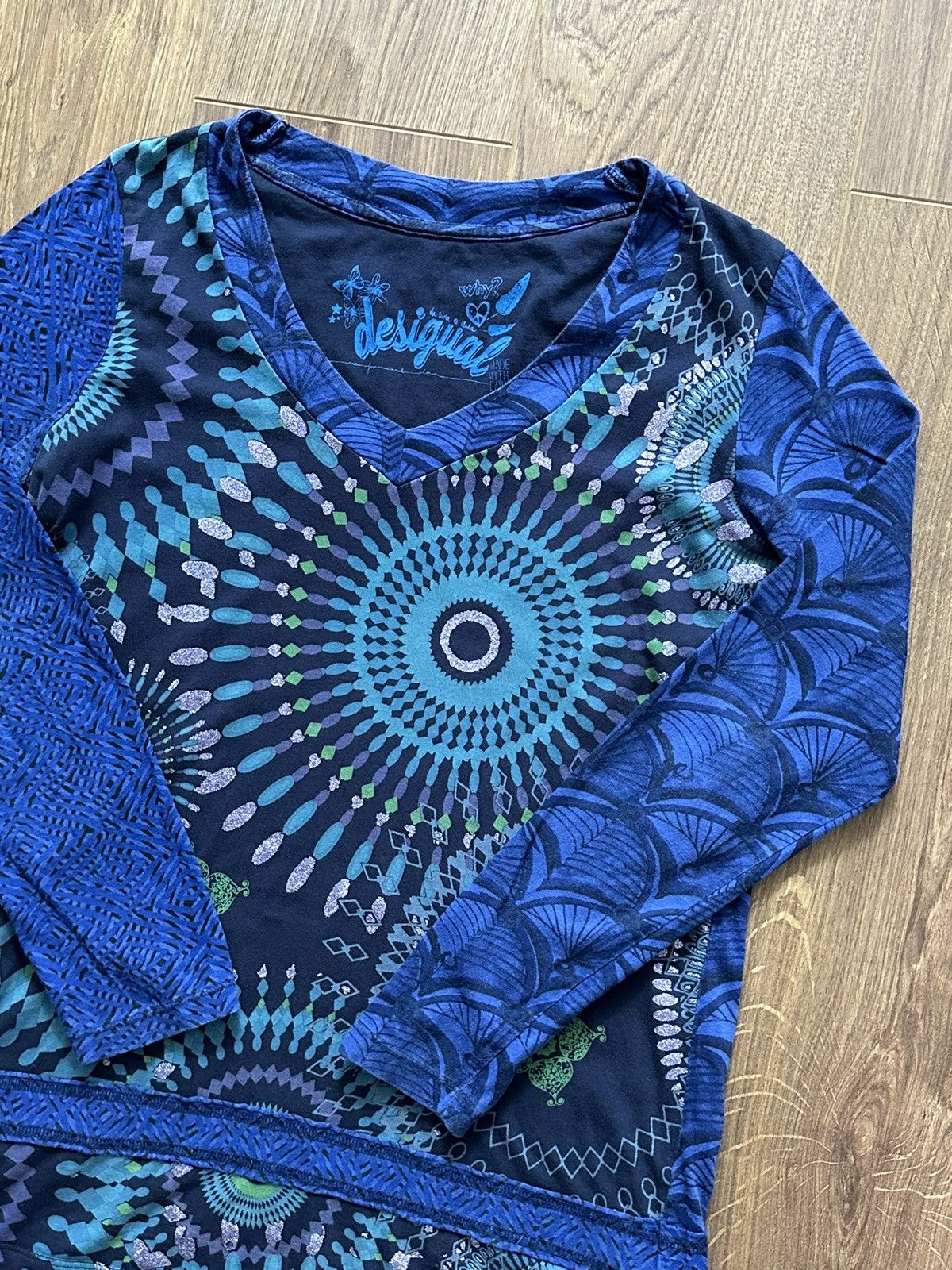 Desigual × Vintage Desigual Blue Printed Cotton V-neck Sweater Size M / US 6-8 / IT 42-44 - 2 Thumbnail