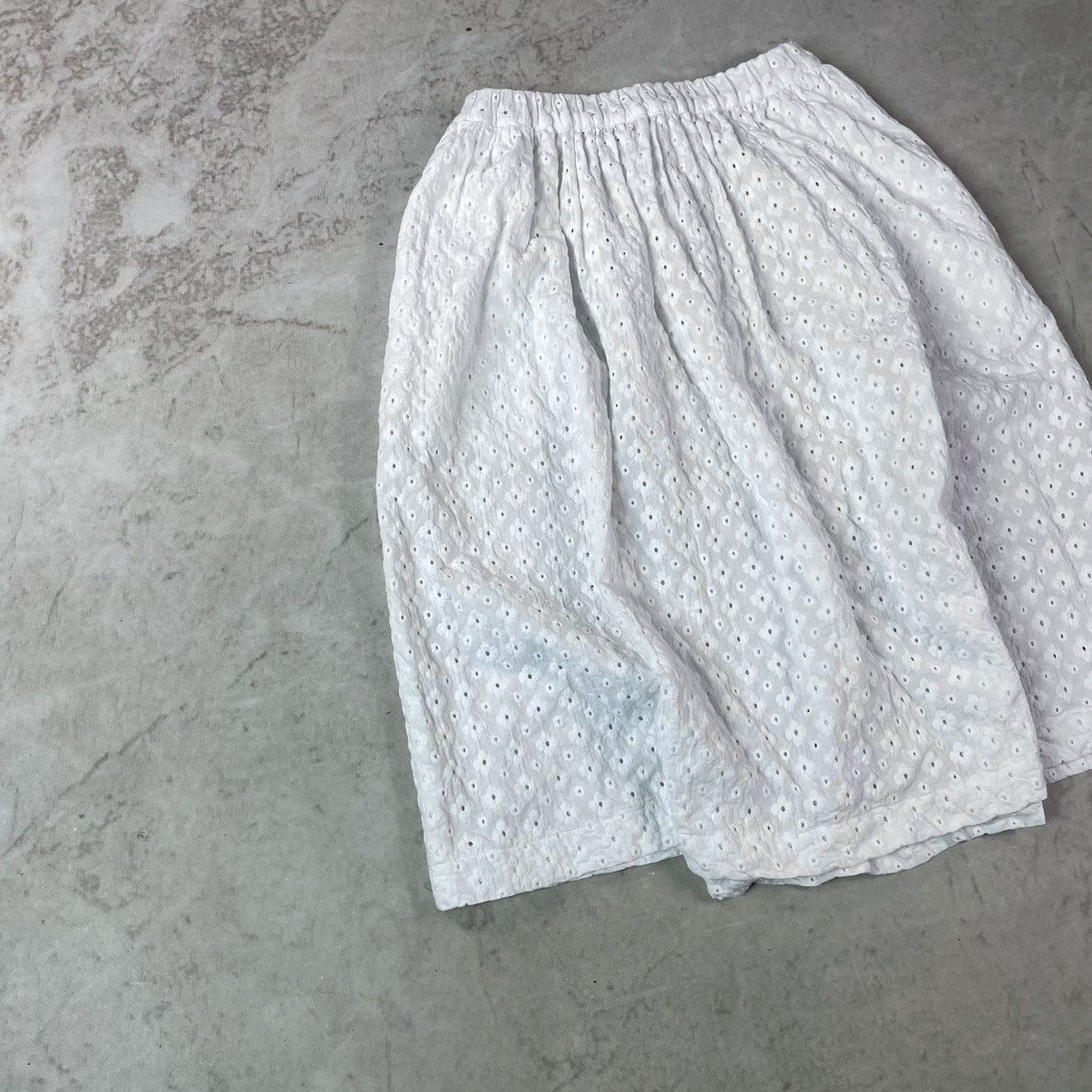 Comme des Garcons × Comme des Garcons SHIRT Comme Des Garcons Shirt Flower Textured Lace Midi Skirt Size 27" / US 4 / IT 40 - 2 Thumbnail
