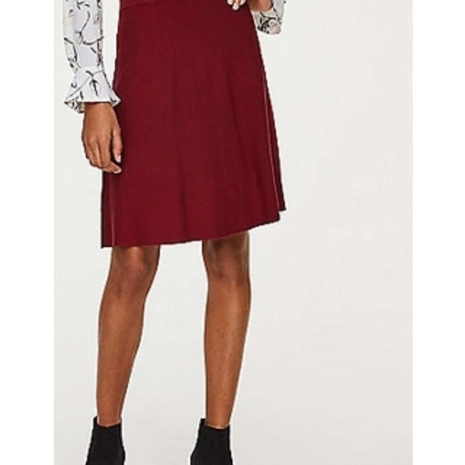 Loft LOFT Crimson Red Sweater Flippy Skirt Size 28" / US 6 / IT 42 - 1 Thumbnail
