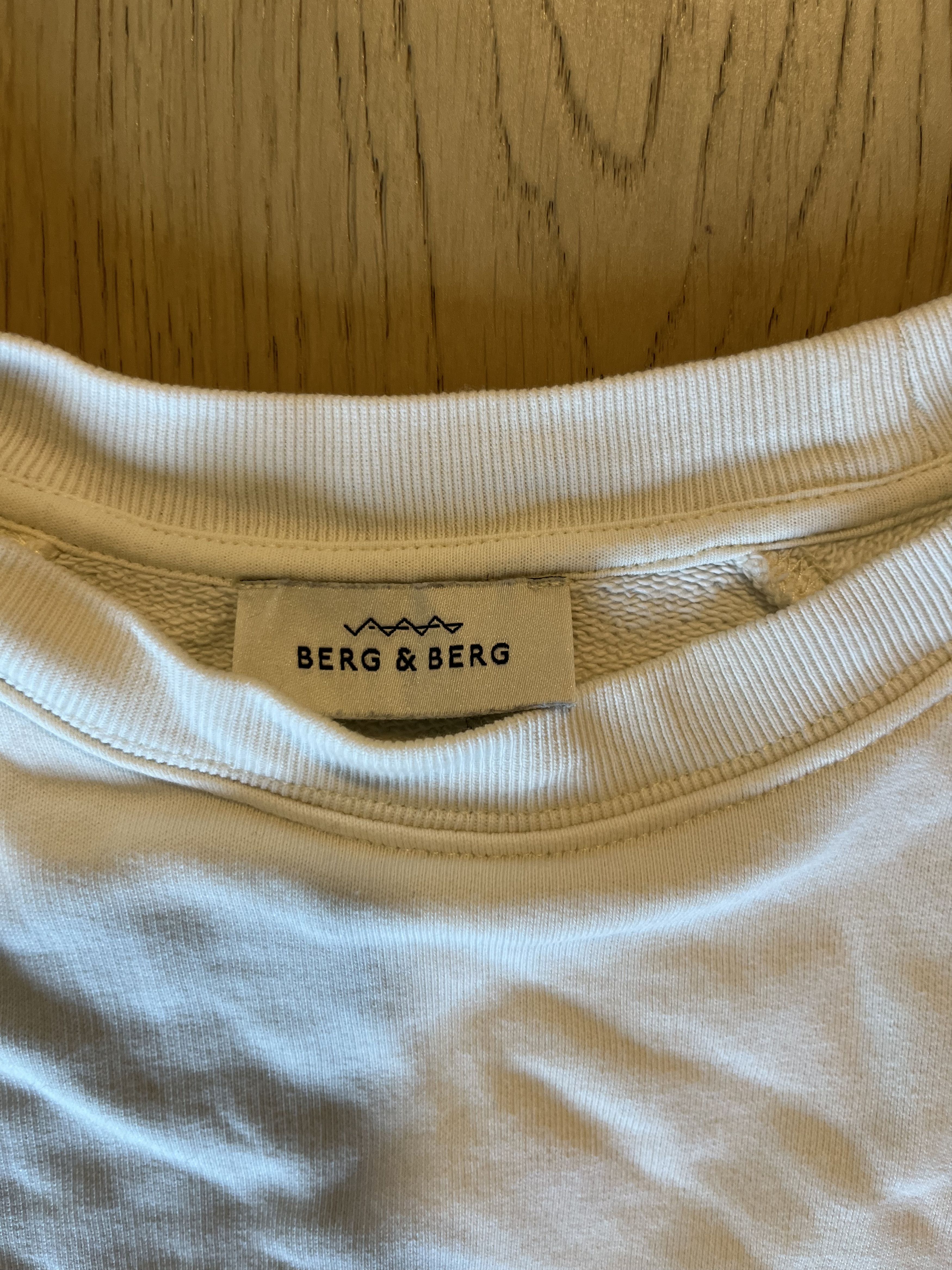 Berg & Berg Berg & Berg Milk Sweatshirt Size US S / EU 44-46 / 1 - 4 Thumbnail