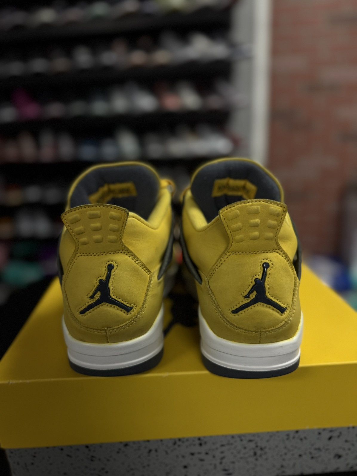 Jordan Brand × Nike Jordan 4 Lightning Size 9 W Box 🧼 (CT8527-700) Size US 9 / EU 42 - 6 Thumbnail