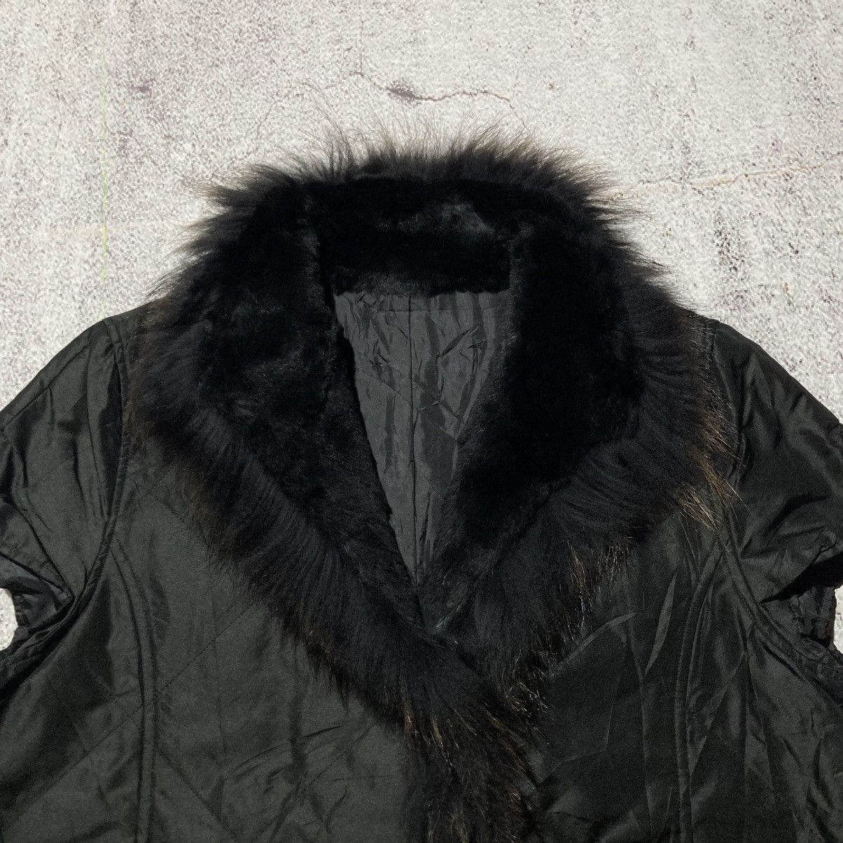 Japanese Brand 2000s Japanese Brand Trim Fur Vest Jacket Vkei Gothic Grunge Size US L / EU 52-54 / 3 - 4 Thumbnail