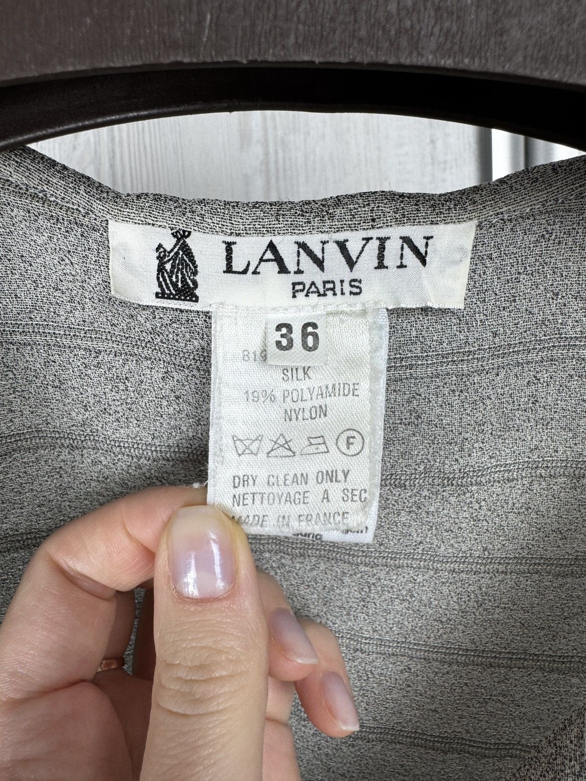 Lanvin Lanvin Paris Grey Striped silk blend short sleeve blouse 36 Size XS / US 0-2 / IT 36-38 - 8 Thumbnail
