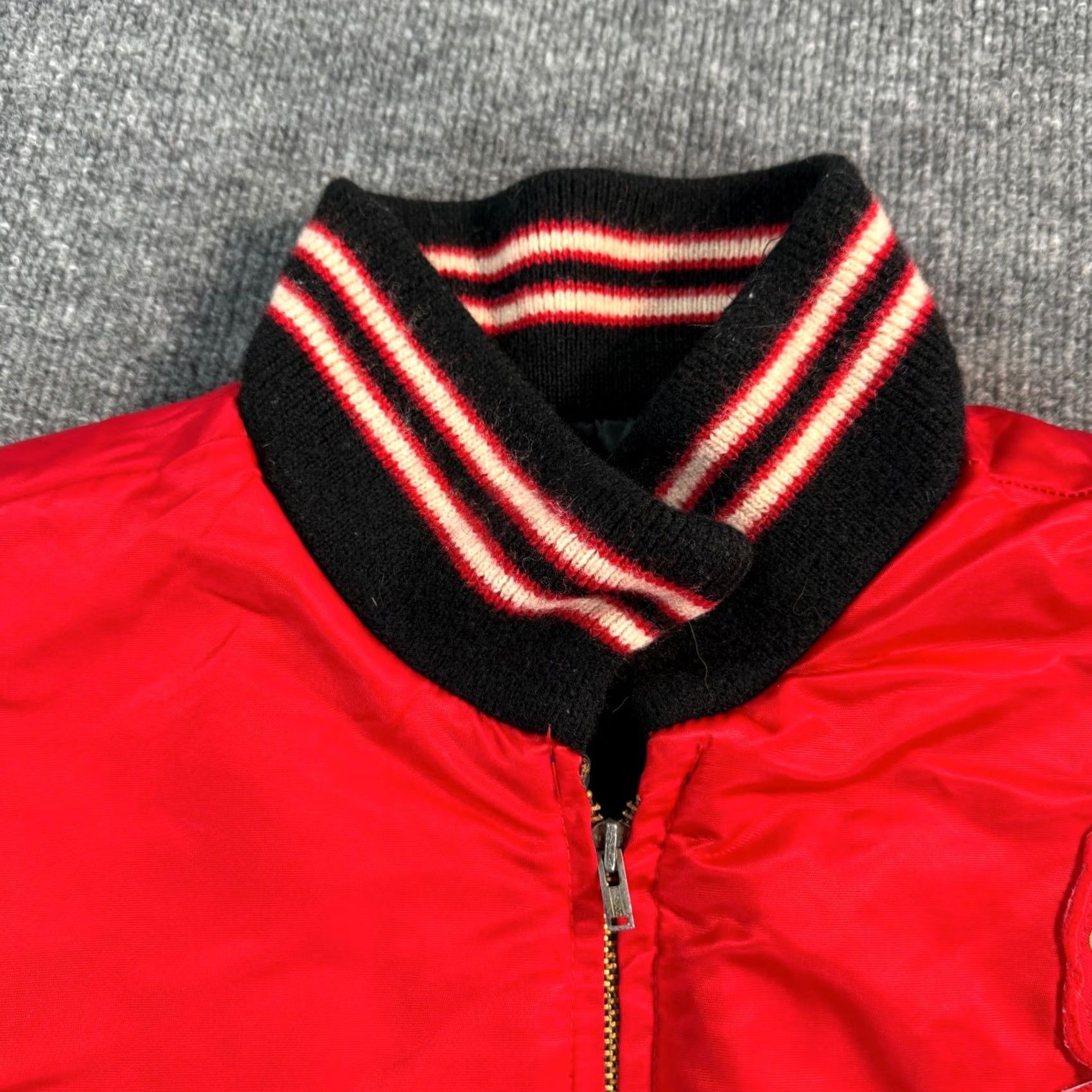 NHL VINTAGE Butwin Chicago Blackhawks Satin Bomber Jacket Men's Large Red NHL Hockey 1950s Size US L / EU 52-54 / 3 - 6 Thumbnail
