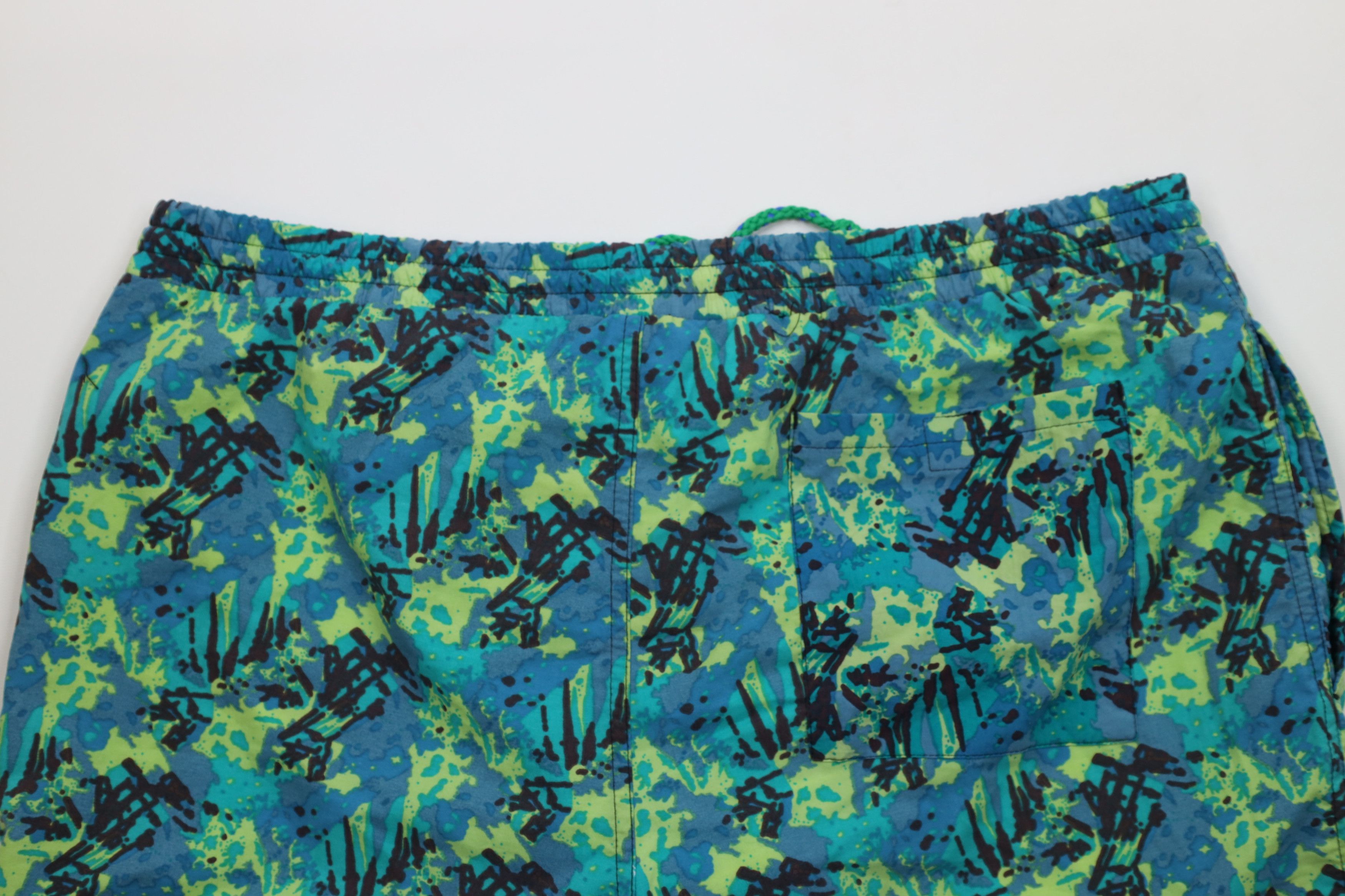 Vintage Vintage 90s Streetwear Paint Splatter Lined Shorts Trunks Size US 34 / EU 50 - 10 Thumbnail