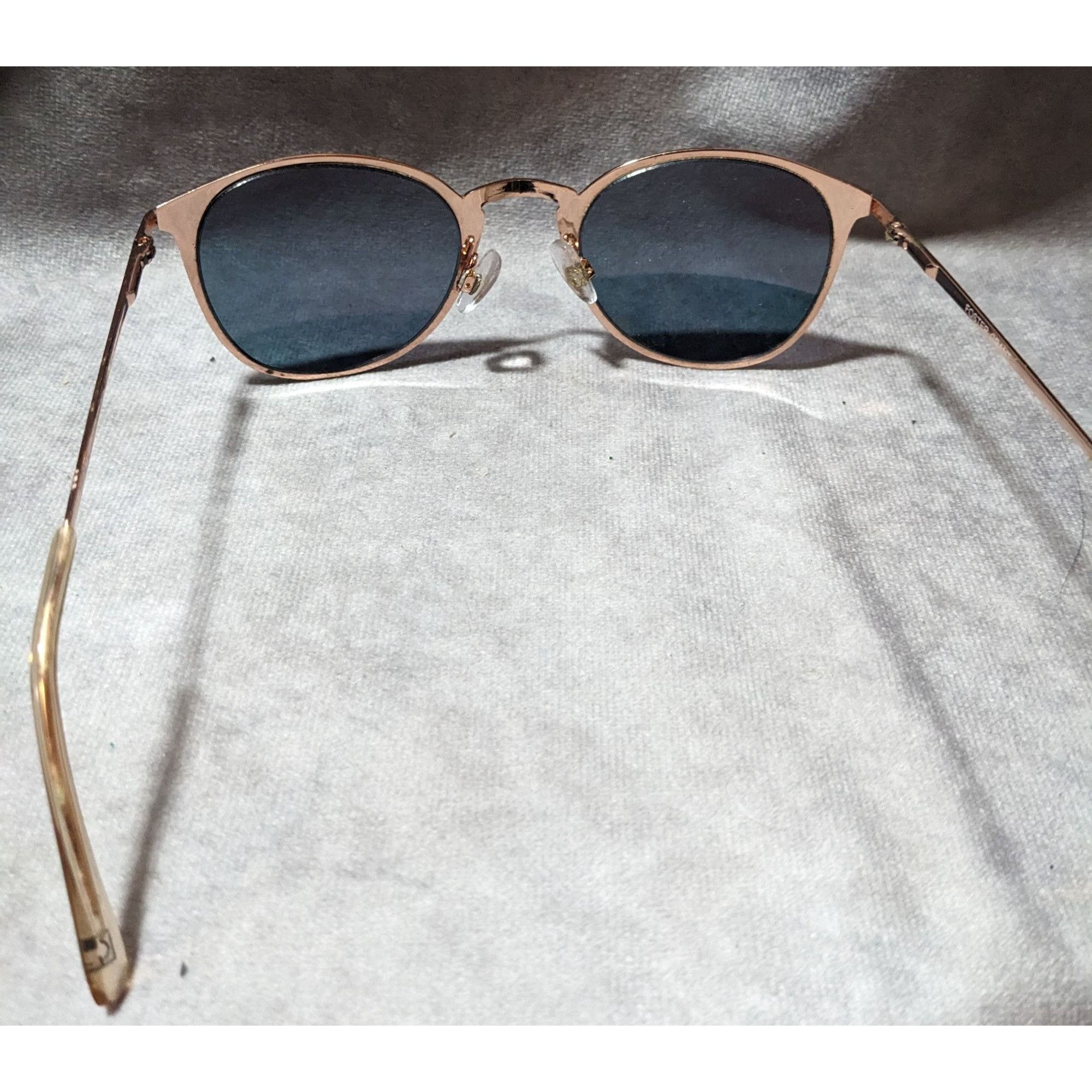 Foster Grant Foster Grant Hailey Rose Gold Mirrored Sunglasses Size ONE SIZE - 3 Thumbnail