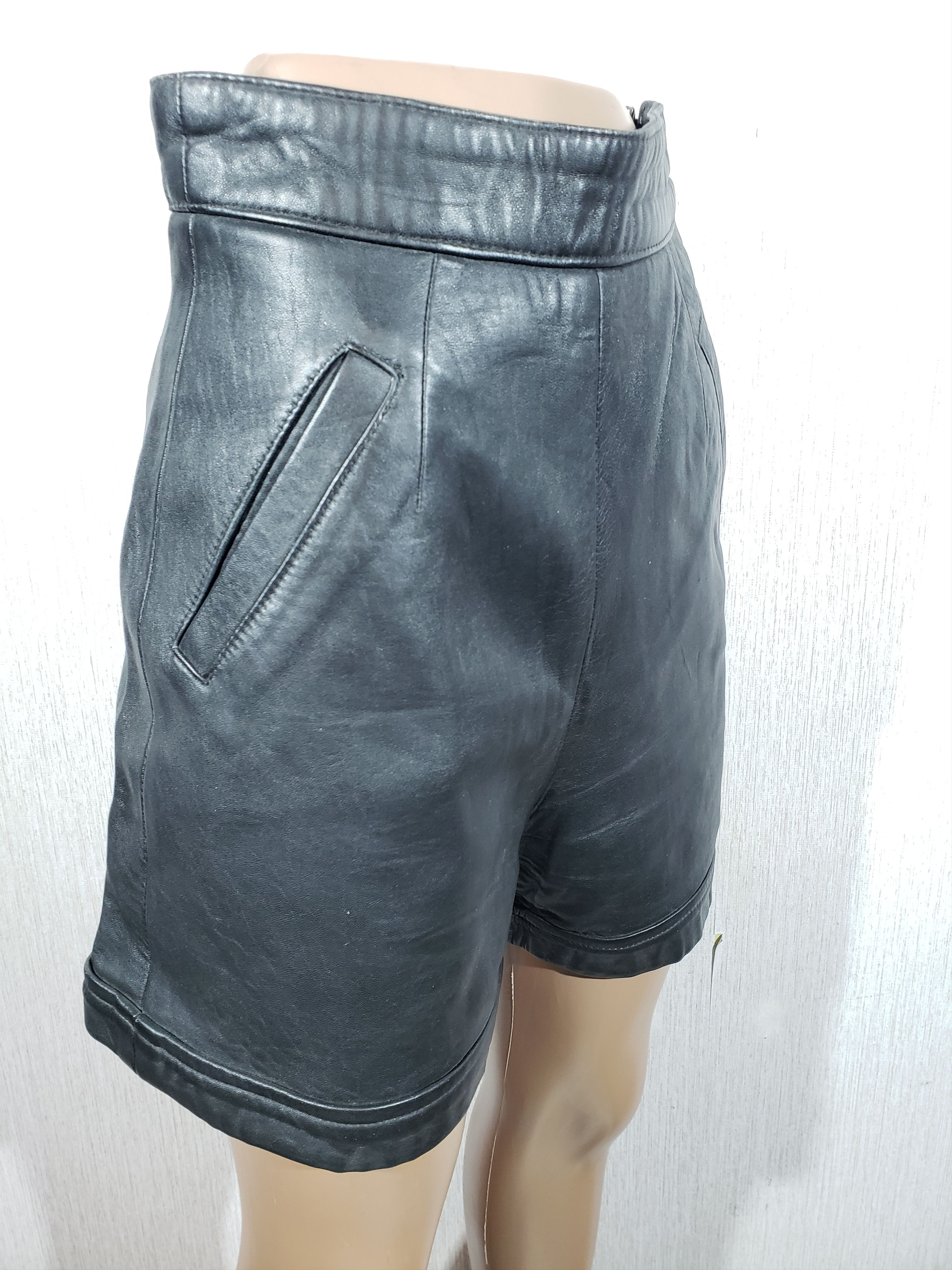 Genuine Leather Stylish black leather women's shorts with pockets. Size 25" / US 0 / IT 36 - 3 Thumbnail