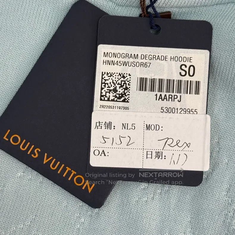 Louis Vuitton Louis Vuitton Light blue logo hooded sweater Size US S / EU 44-46 / 1 - 7 Thumbnail