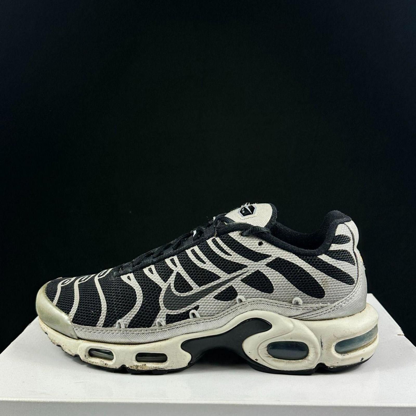 Nike 🏁 RARE ZEBRA PRINT NIKE TNs 🏁 *READ DESCRIPTION* Size US 7 / IT 37 - 1 Thumbnail