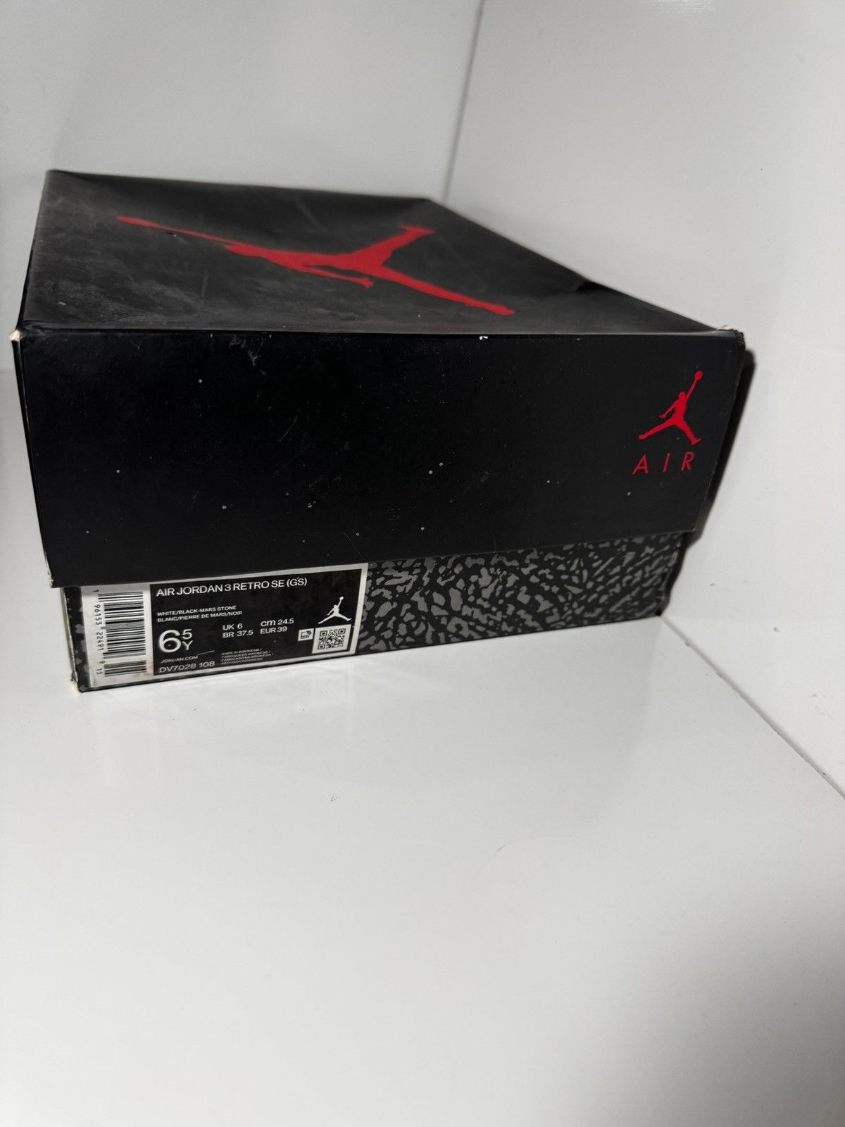 Jordan Brand Air Jordan 3 Retro SE GS “Mars Stone” Size US 6.5 / EU 39-40 - 11 Thumbnail