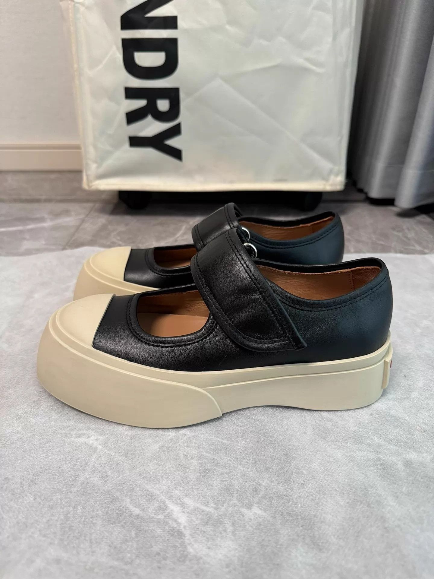 Marni Marni Black Velcro Mary Jane Shoes 35 Size US 4.5 / IT 34.5 - 1 Thumbnail