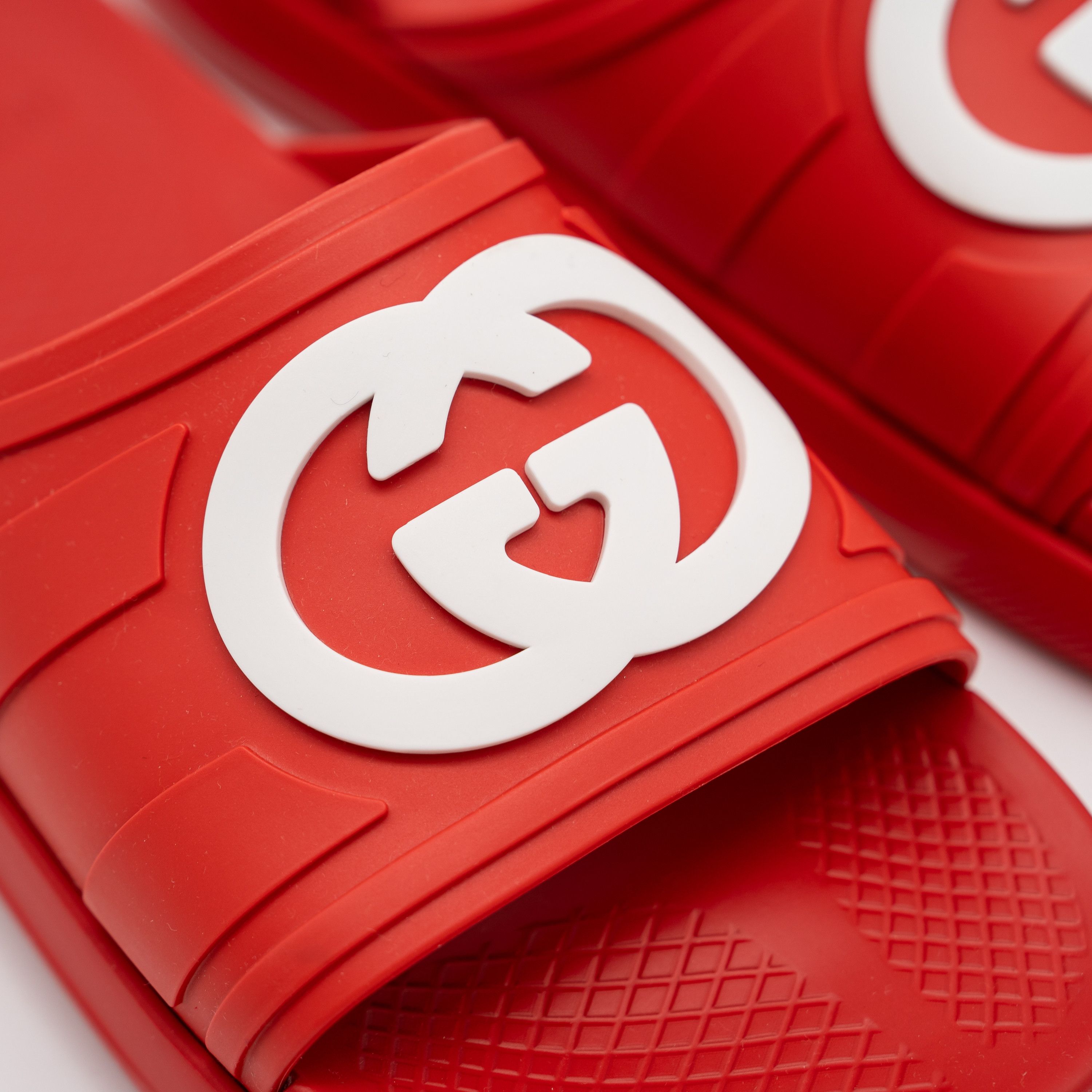 Gucci 7G 7.5 US Gucci GG White Red Slides Sandals Rubber Size US 7.5 / EU 40-41 - 7 Thumbnail