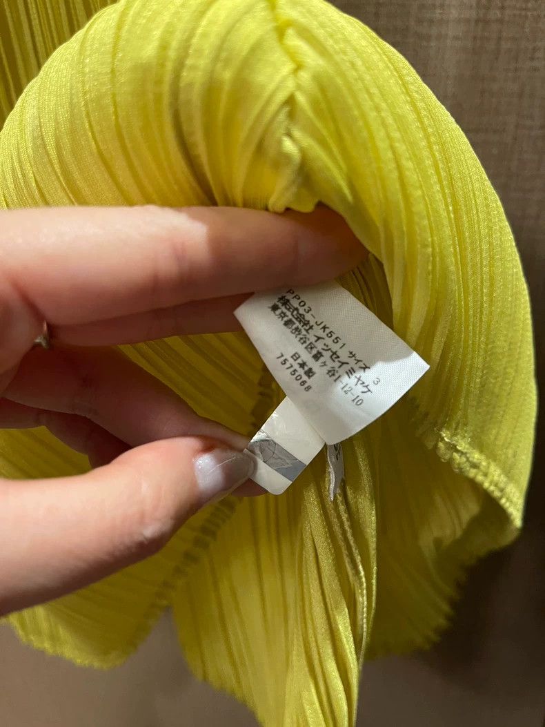 Issey Miyake Issey Miyake size:3 Yellow pleated vest Size XS / US 0-2 / IT 36-38 - 3 Thumbnail
