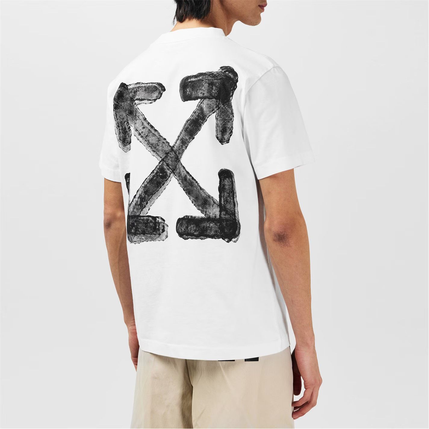 Off-White o1g2r1mq0226 Spray Arrow Logo T-Shirt In White Size US XS / EU 42 / 0 - 4 Thumbnail