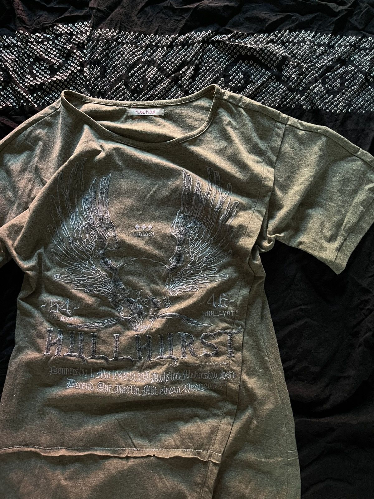Yasuyuki Ishii flare fleur asymmetric vampire embroidery skull poem tshirt Size US M / EU 48-50 / 2 - 3 Thumbnail