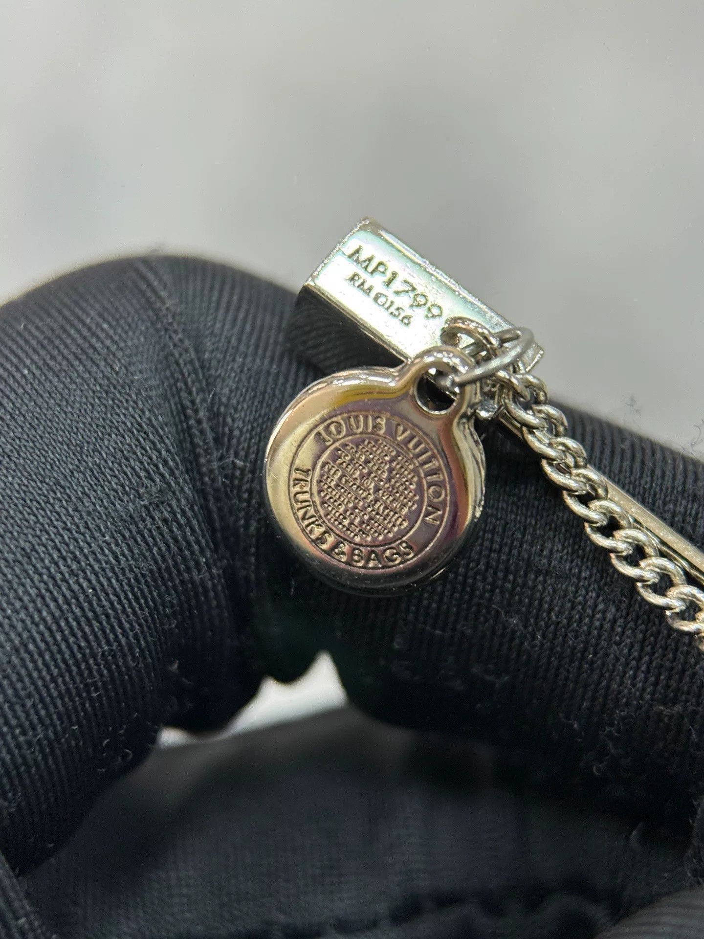 Louis Vuitton LV Brooch Size ONE SIZE - 5 Thumbnail