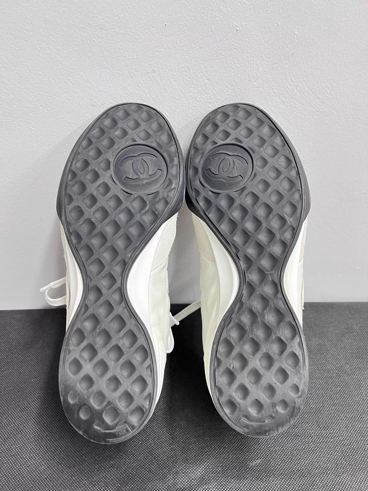 Chanel Chanel 25S White German Trainer Low Top EUR37 Size US 6 / IT 36 - 7 Thumbnail