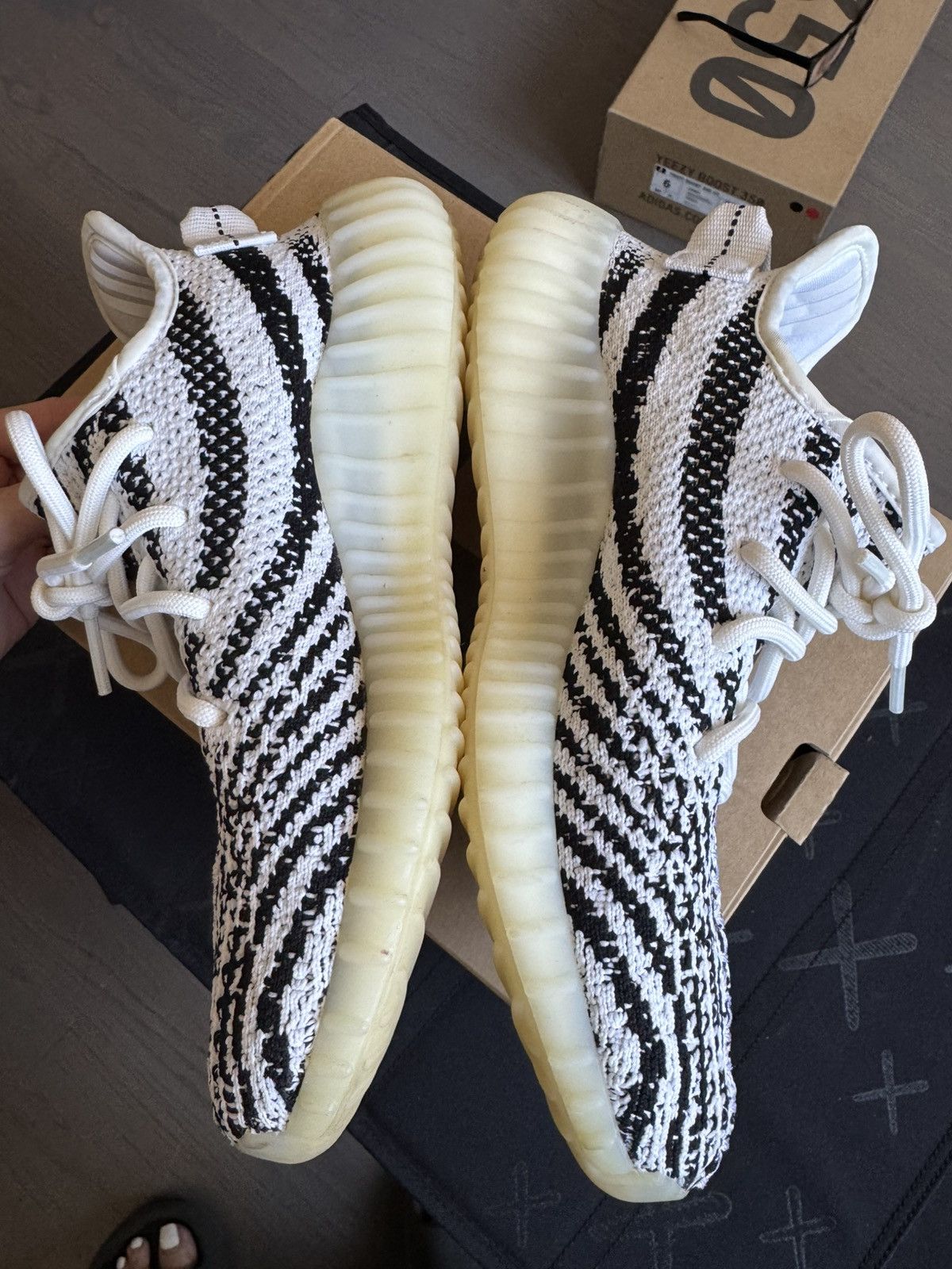 Adidas × Yeezy Adidas Yeezy Boost 350 V2 zebra sz 6Y Size US 6 / EU 39 - 9 Thumbnail