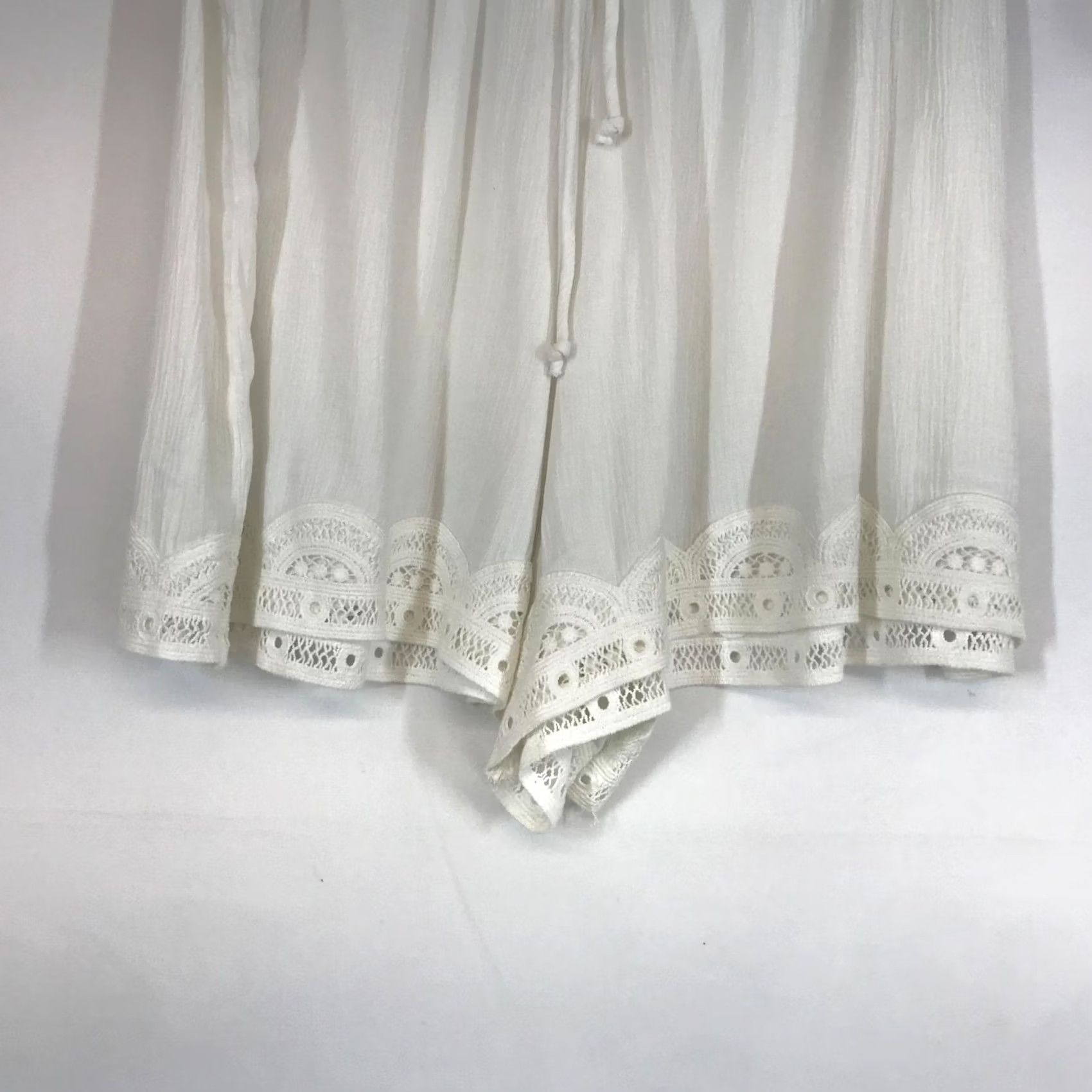 Vintage AERIE WOMEN'S SLEEP SHORTS White Drawstring Waist Lace Detail Casual Shirt? Size 36" / US 14 / IT 50 - 3 Thumbnail