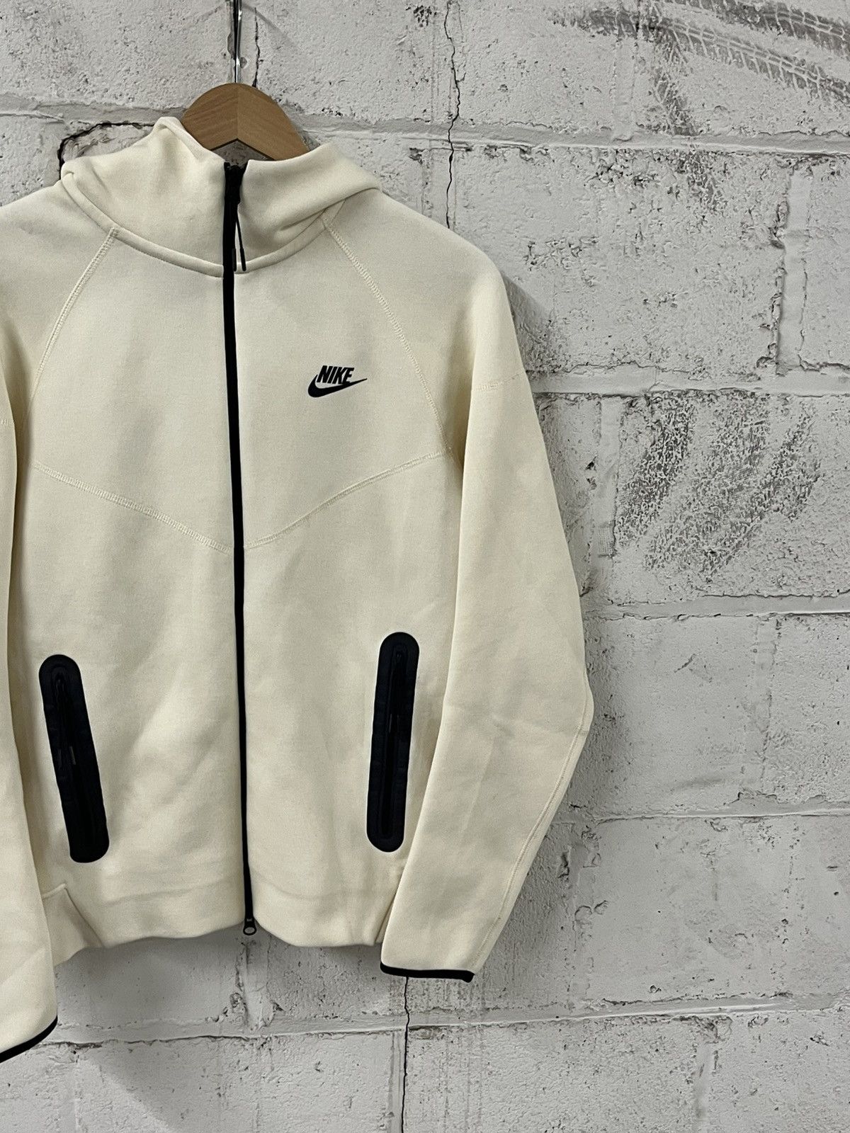 Nike Nike tech zip up hoodie cream colorway streetwear sports Size US S / EU 44-46 / 1 - 4 Thumbnail
