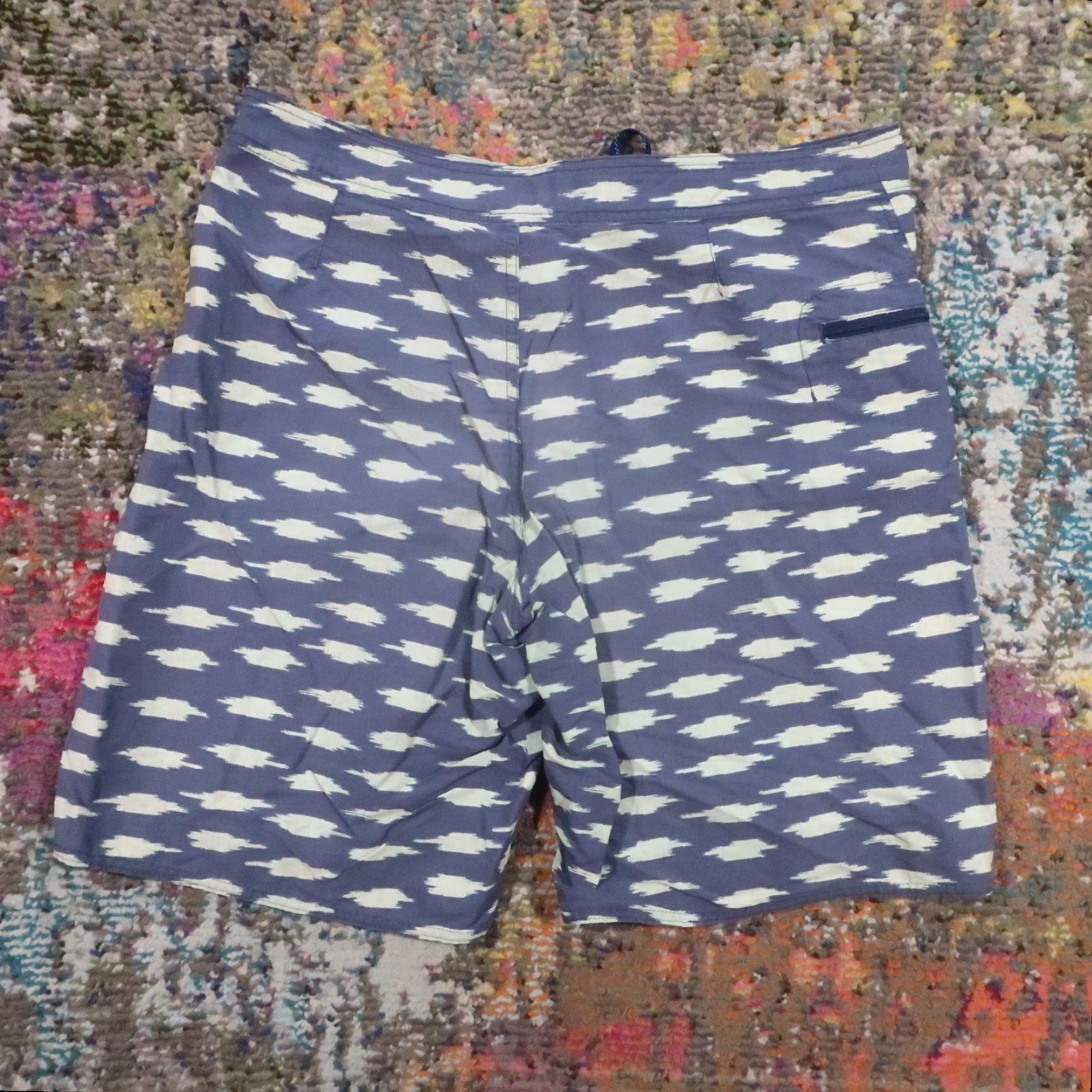 Patagonia Patagonia Board Shorts Mens 34 Gray Aztec Geometric Pockets Nylon Unlined Beach Swim Trunks Mens B bottom Size US 34 / EU 50 - 2 Thumbnail