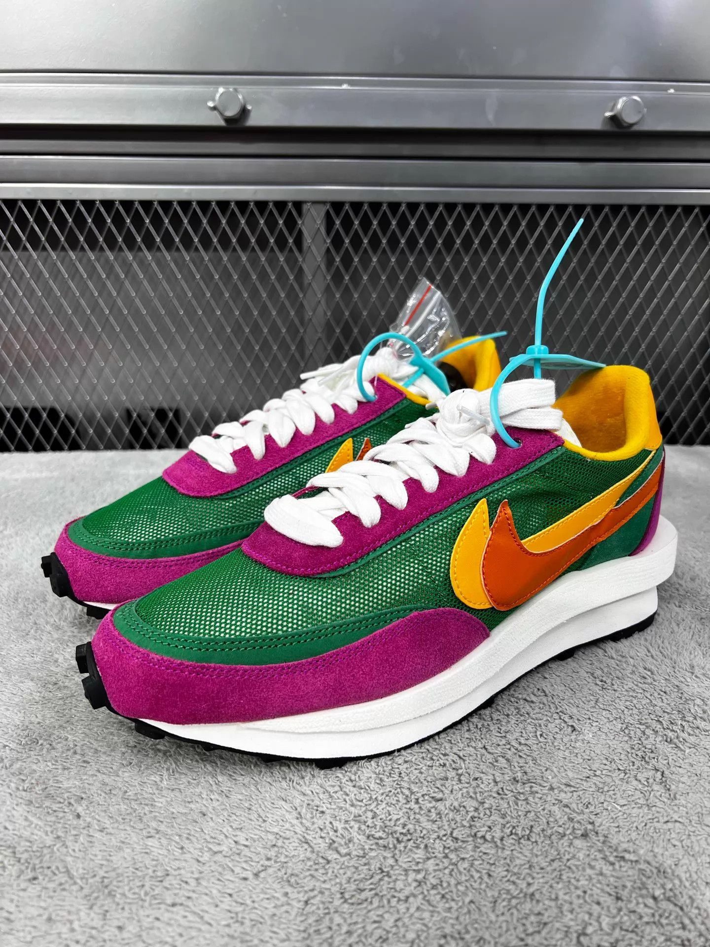 Nike Sacai x Nike LDWaffle Multicolor 44 Size US 11 / EU 44 - 1 Thumbnail
