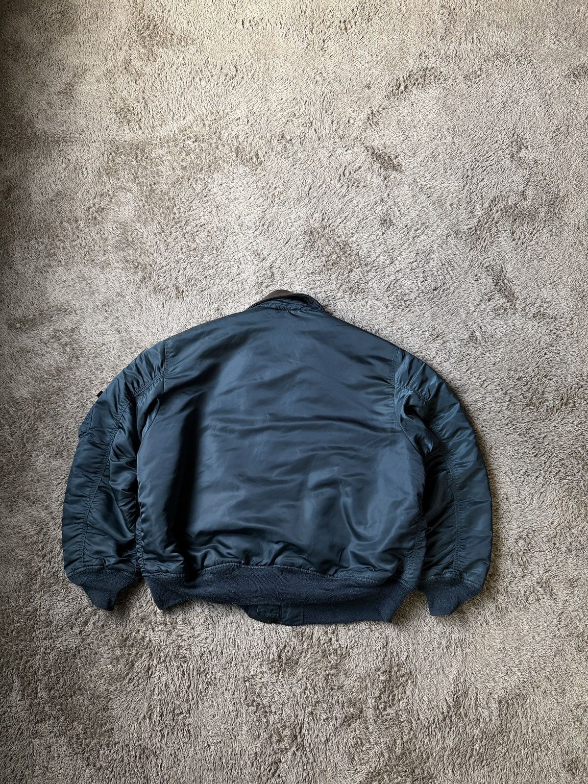 Alpha Industries Alpha Industries bomber. Size US L / EU 52-54 / 3 - 14 Thumbnail