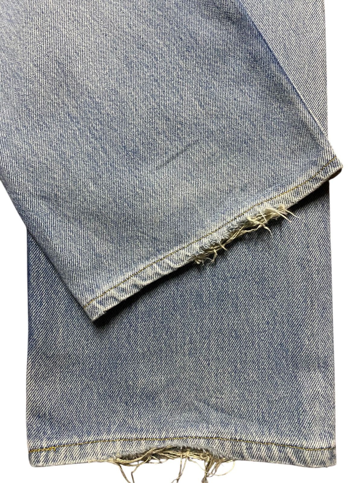 Levi's Vintage Clothing Vintage Levis 501 90’s Faded Light Wash Loose Jeans Size US 31 - 12 Thumbnail