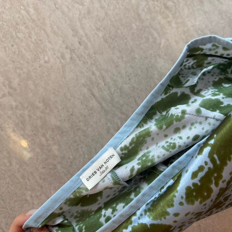 Dries Van Noten DRIES VAN NOTEN size:36 Green printed skirt Size 30" / US 8 / IT 44 - 8 Thumbnail