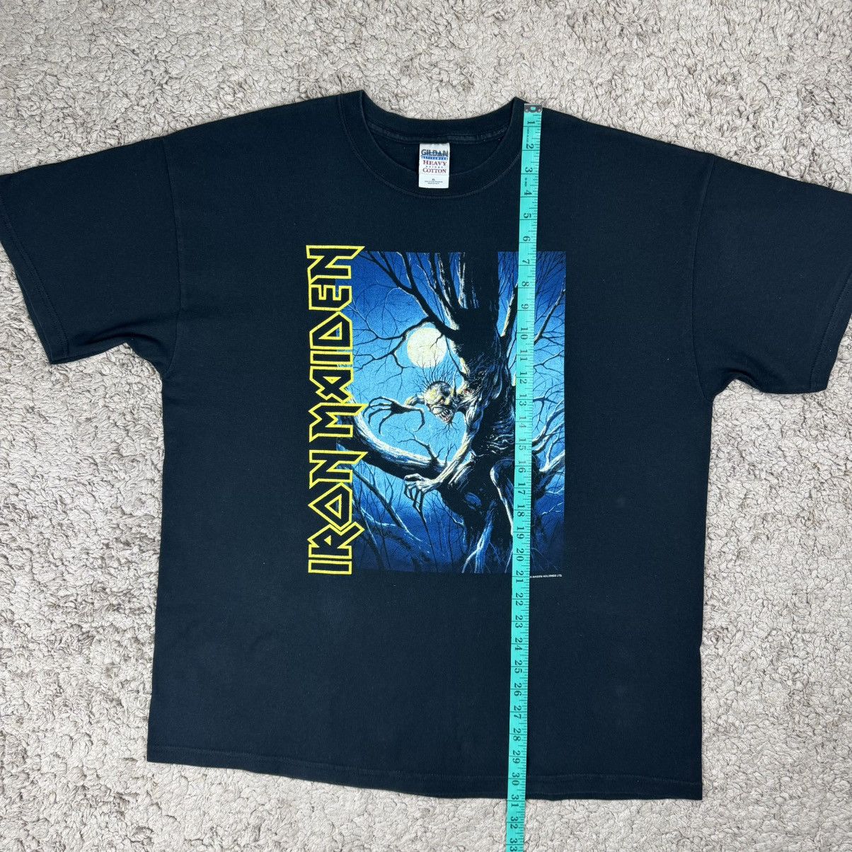 Band Tees Vintage Iron Maiden 'Fear of the Dark' Graphic Art T-shirt Size US XL / EU 56 / 4 - 15 Thumbnail