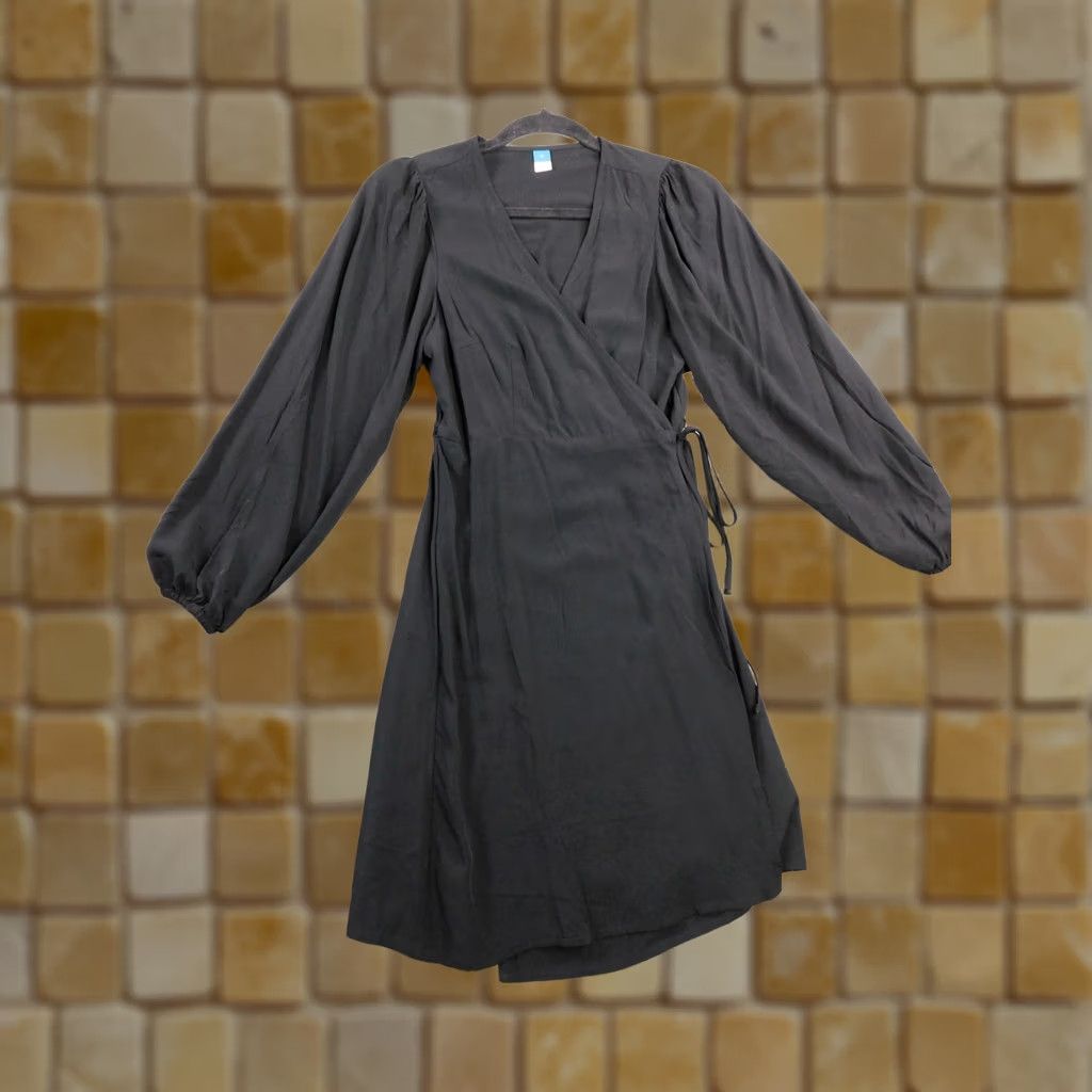 old navy crochet sleeve dress Old Navy Waist-Defined Crochet-Sleeve Tie-Neck Midi Dress Size L Tall  Charcoal