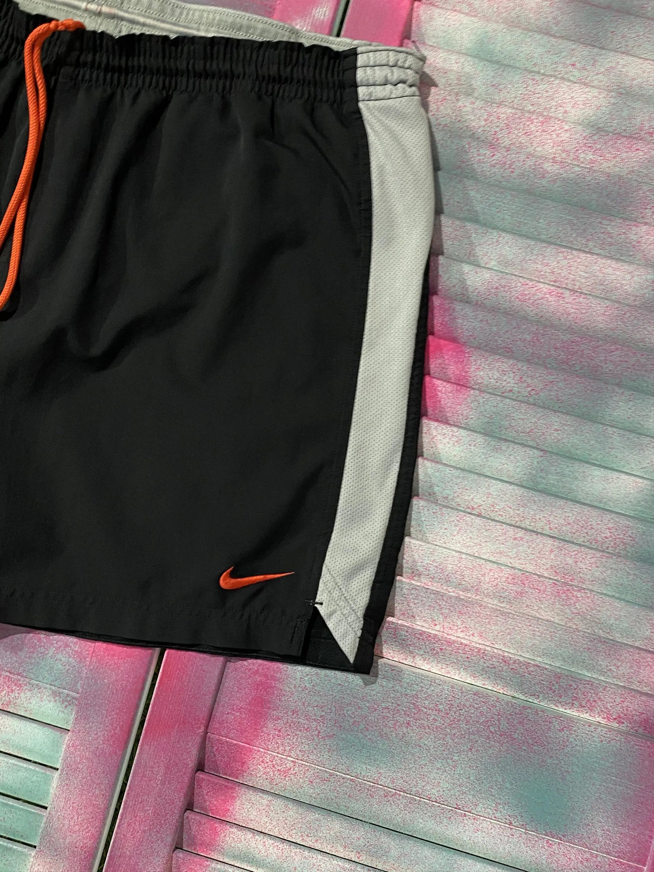 Nike Vintage Y2K Nike Shorts Size US 30 / EU 46 - 4 Thumbnail