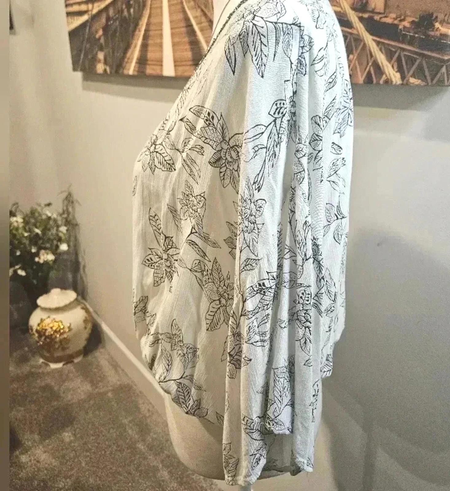 Designer Amuse Society Tropical Print Flowing Kimono Beaded Top #180 Size M / US 6-8 / IT 42-44 - 3 Thumbnail