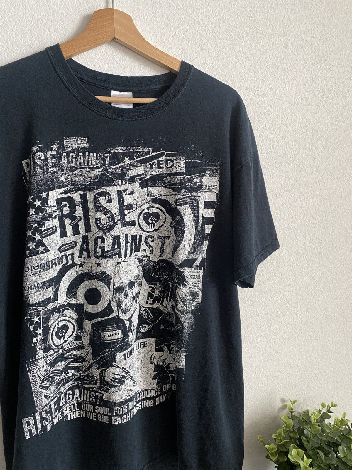 Band Tees Y2K Rise Against Band Tee Riot Grunge Size US L / EU 52-54 / 3 - 3 Thumbnail