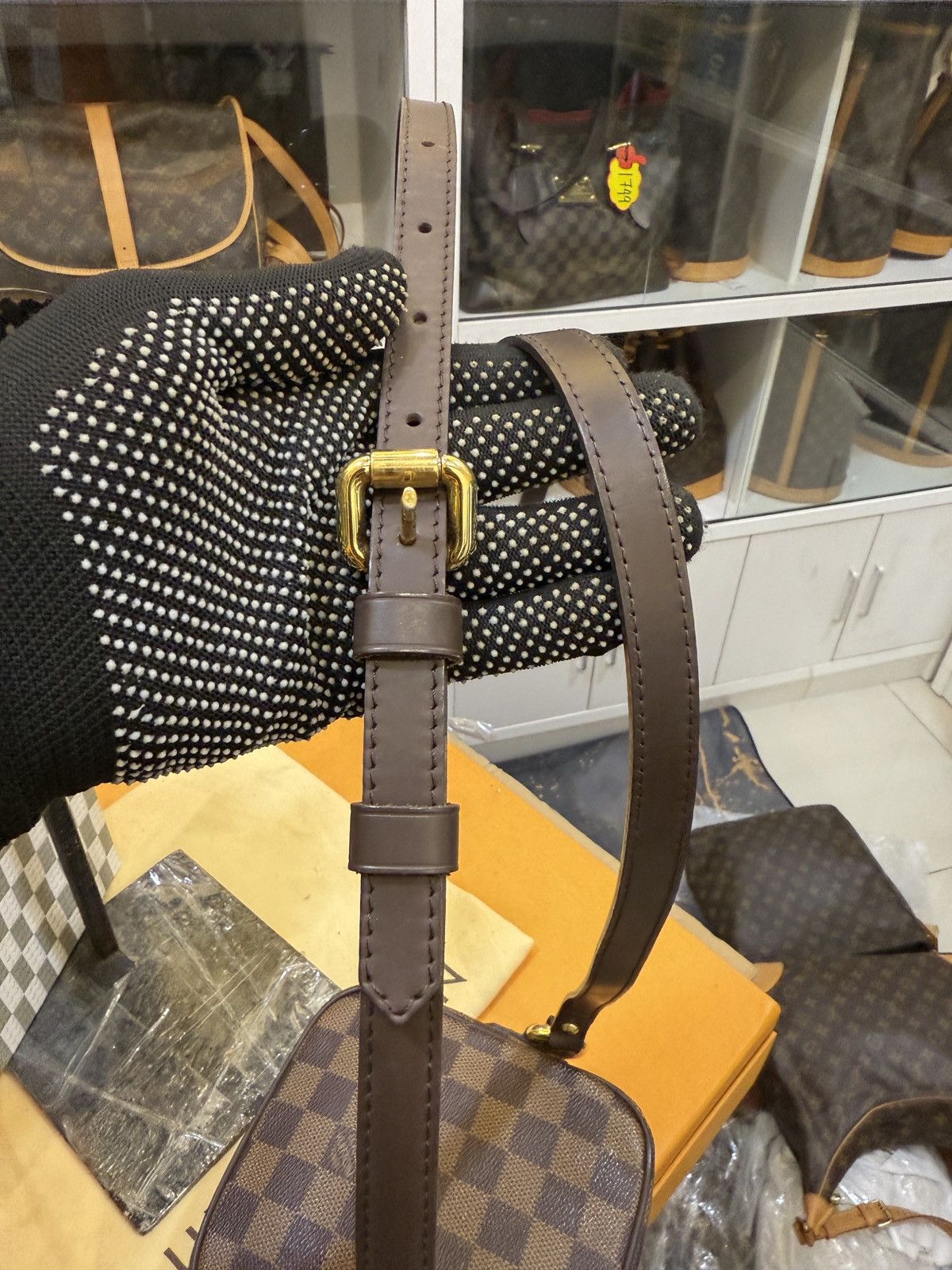 Louis Vuitton LOUIS VUITTON DAMİER EBENE RIFT -2142 Size ONE SIZE - 5 Thumbnail