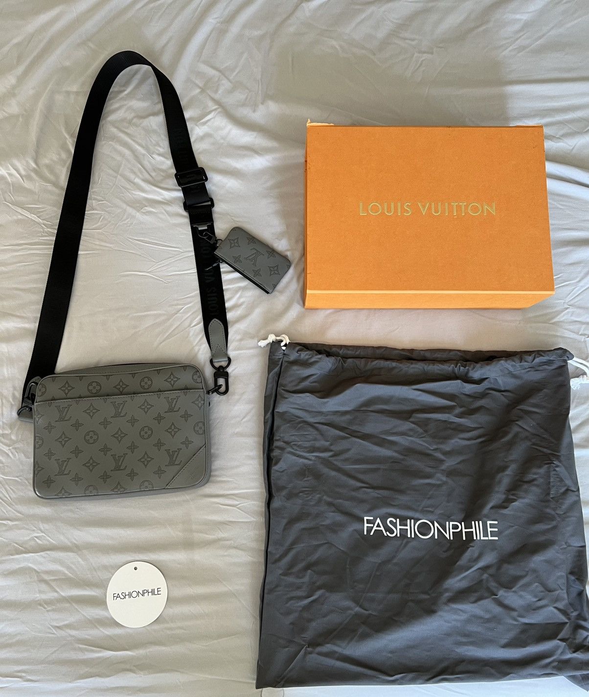 Louis Vuitton LOUIS VUITTON Monogram Shadow LV Duo Messenger Bag Grey Size ONE SIZE - 11 Thumbnail