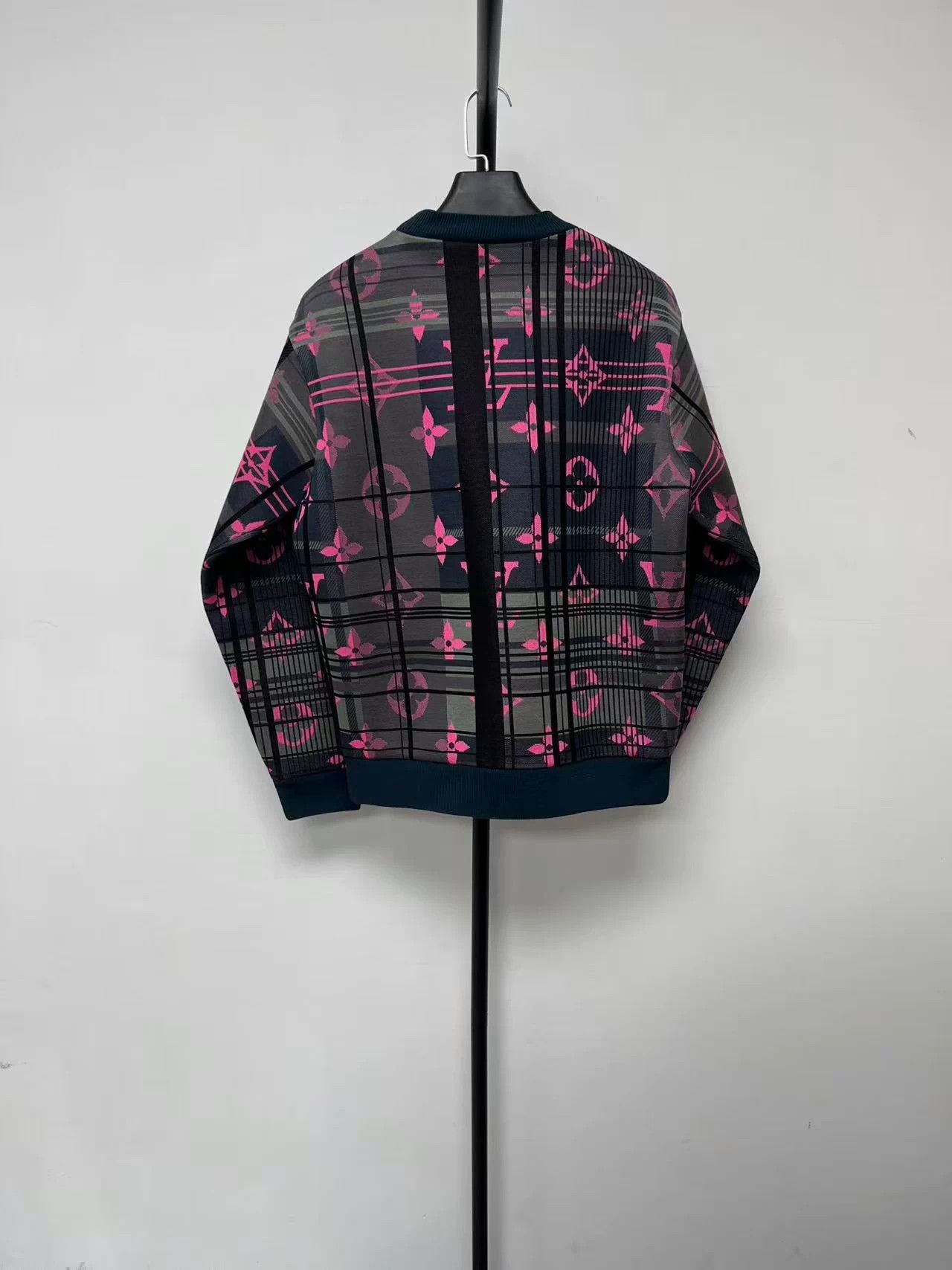 Louis Vuitton LOUIS VUITTON Monogram Crewneck Sweatshirt Dark Green XS Size US XS / EU 42 / 0 - 2 Thumbnail