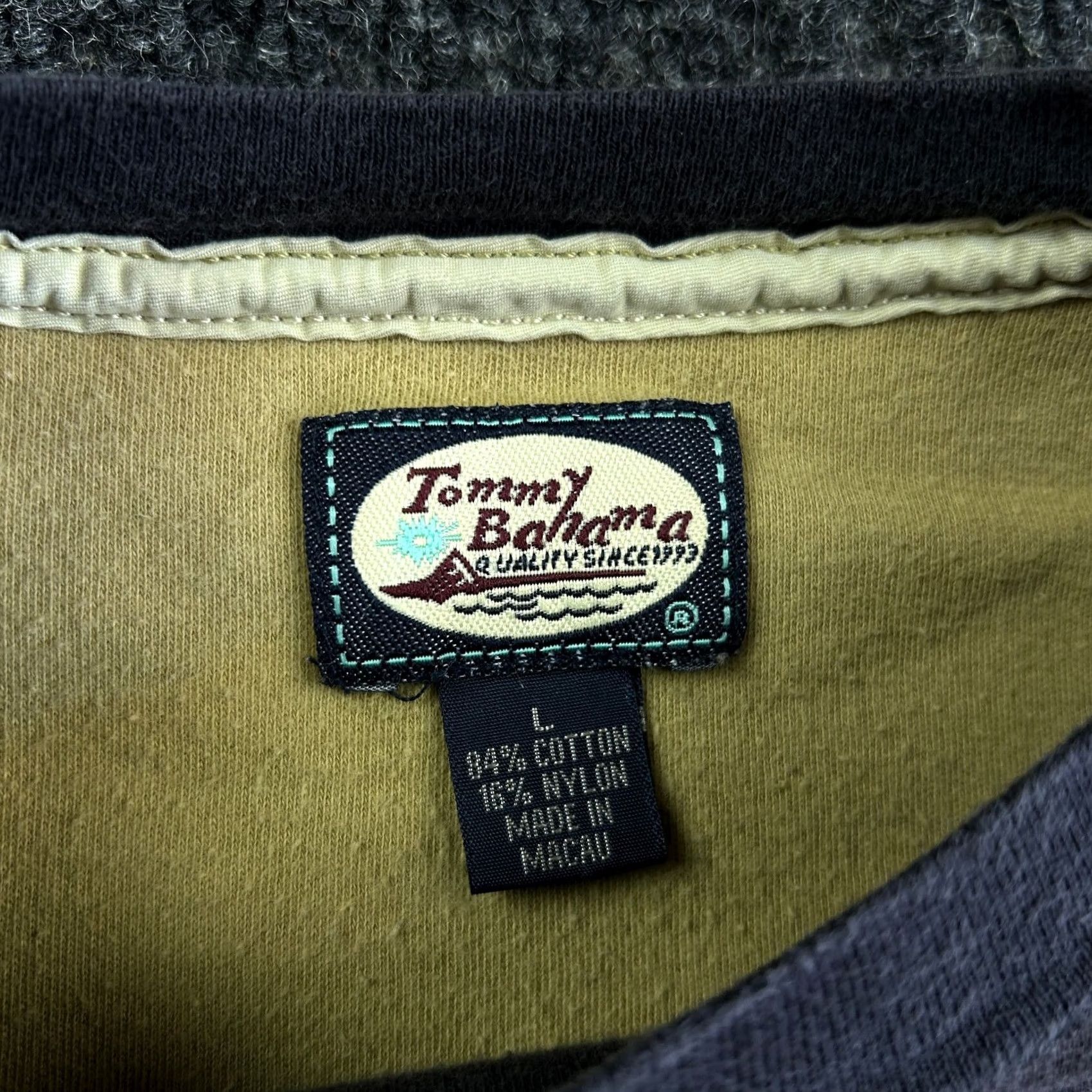 Tommy Bahama VINTAGE Tommy Bahama Shirt Mens L Long Sleeve Pullover Blue Pocket Thick Heavyweight Crew Neck Knit Size US L / EU 52-54 / 3 - 2 Thumbnail