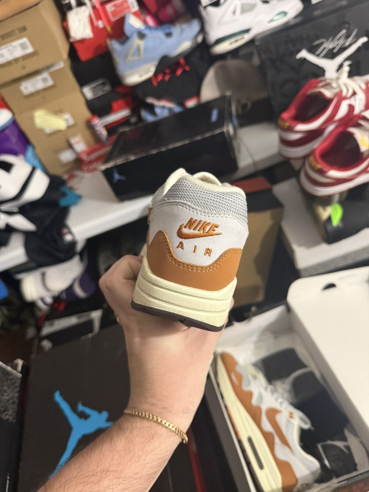 Nike × Patta Nike airmax 1 patta orange sz 7 Size US 7 / EU 40 - 4 Thumbnail