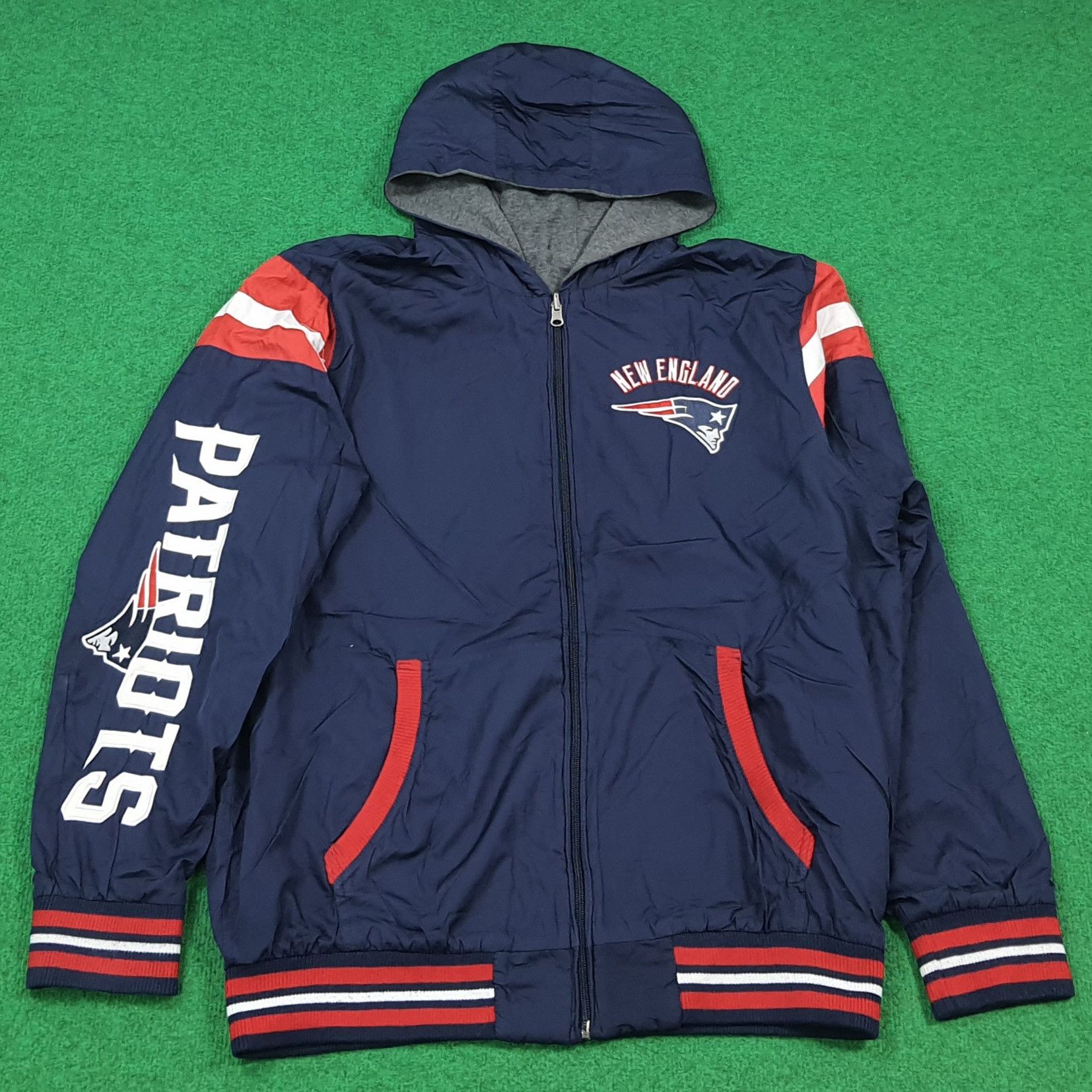 NFL Vintage New England Patriots Reversible Jacket Hoodie C288N2 Size US XL / EU 56 / 4 - 1 Thumbnail