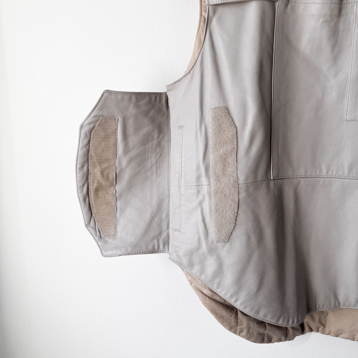 Helmut Lang Helmut Lang SS1998 White Leather Bulletproof Tactical Vest Size US M / EU 48-50 / 2 - 7 Thumbnail