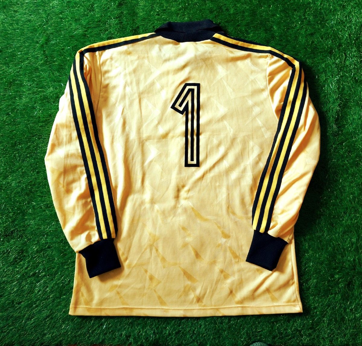 Adidas Ireland 1990/1992 goalkeeper shirt Adidas BNWT Size US M / EU 48-50 / 2 - 4 Thumbnail
